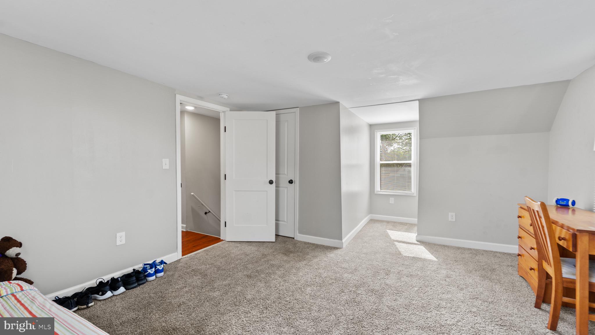 EDGEWATER - Residential