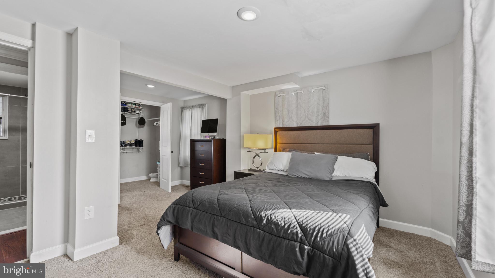 EDGEWATER - Residential