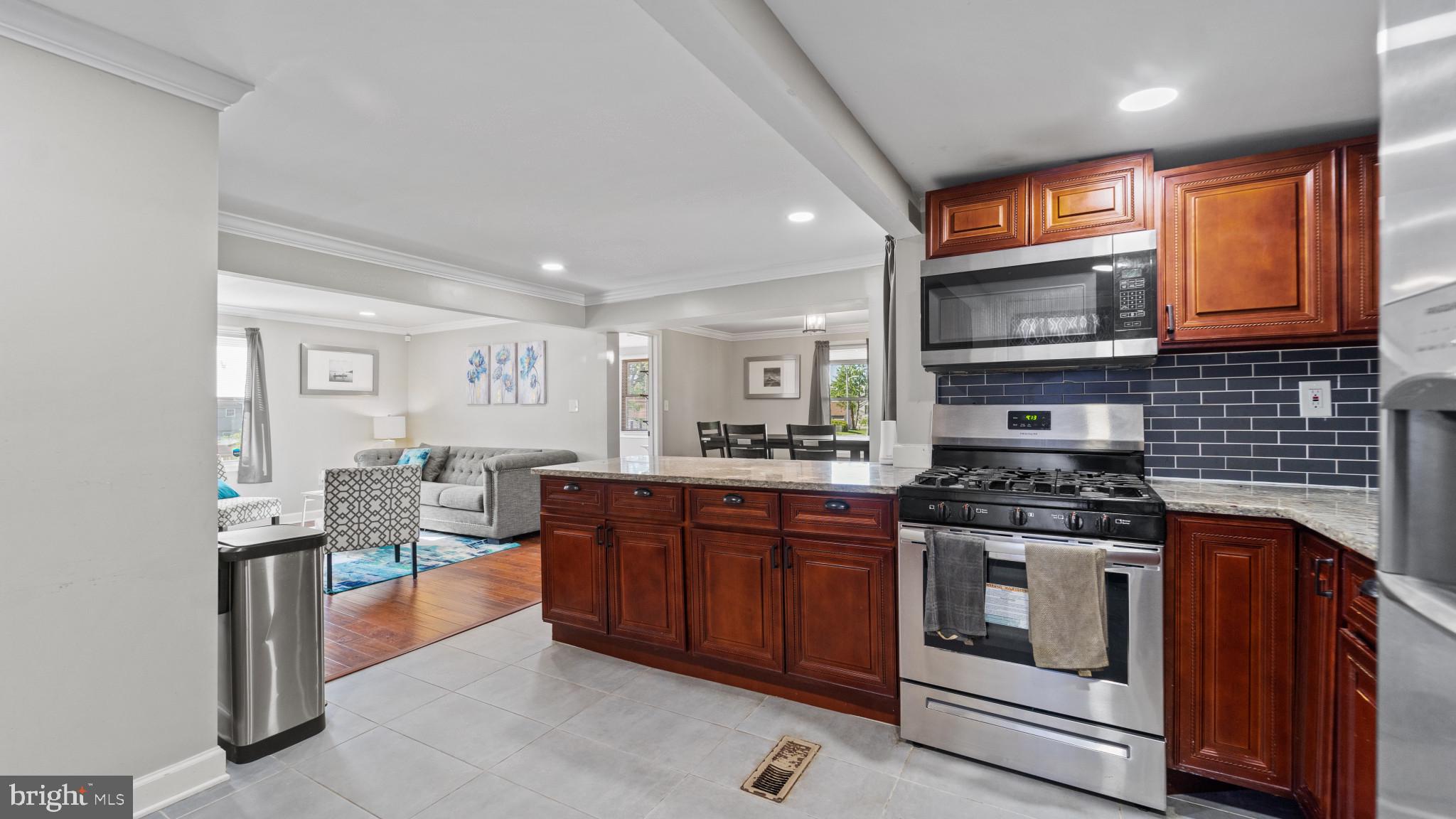 EDGEWATER - Residential