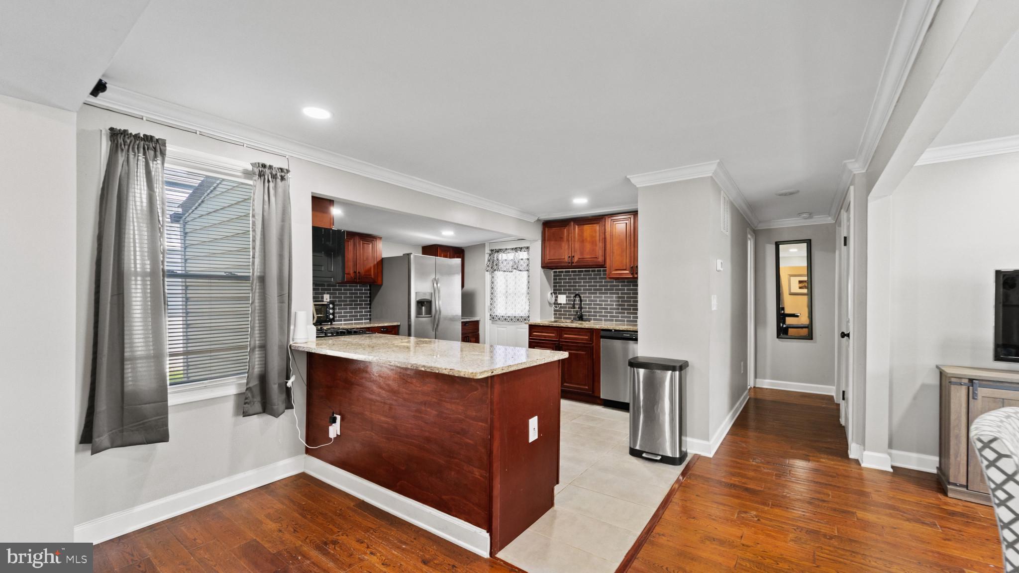 EDGEWATER - Residential