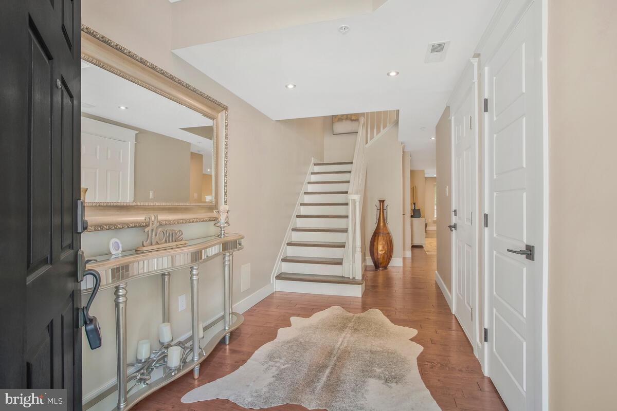 CROFTON MANOR - Residential