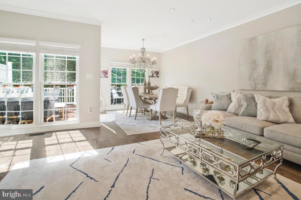 CROFTON MANOR - Residential