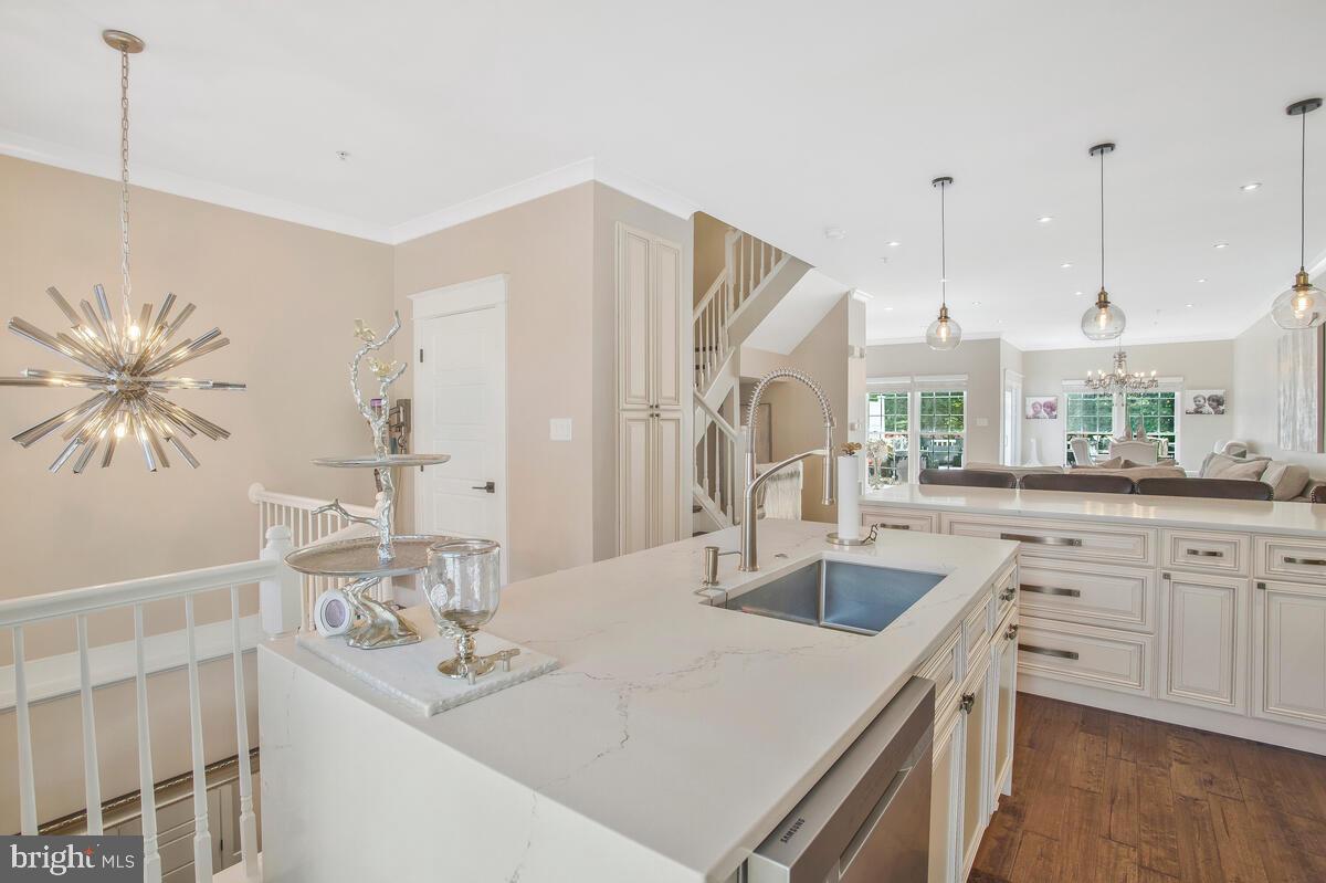 CROFTON MANOR - Residential