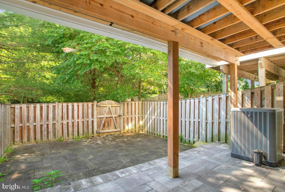 CROFTON MANOR - Residential