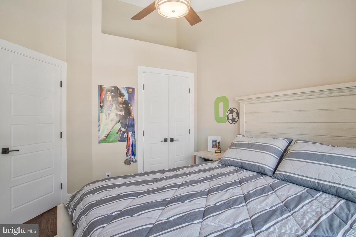 CROFTON MANOR - Residential