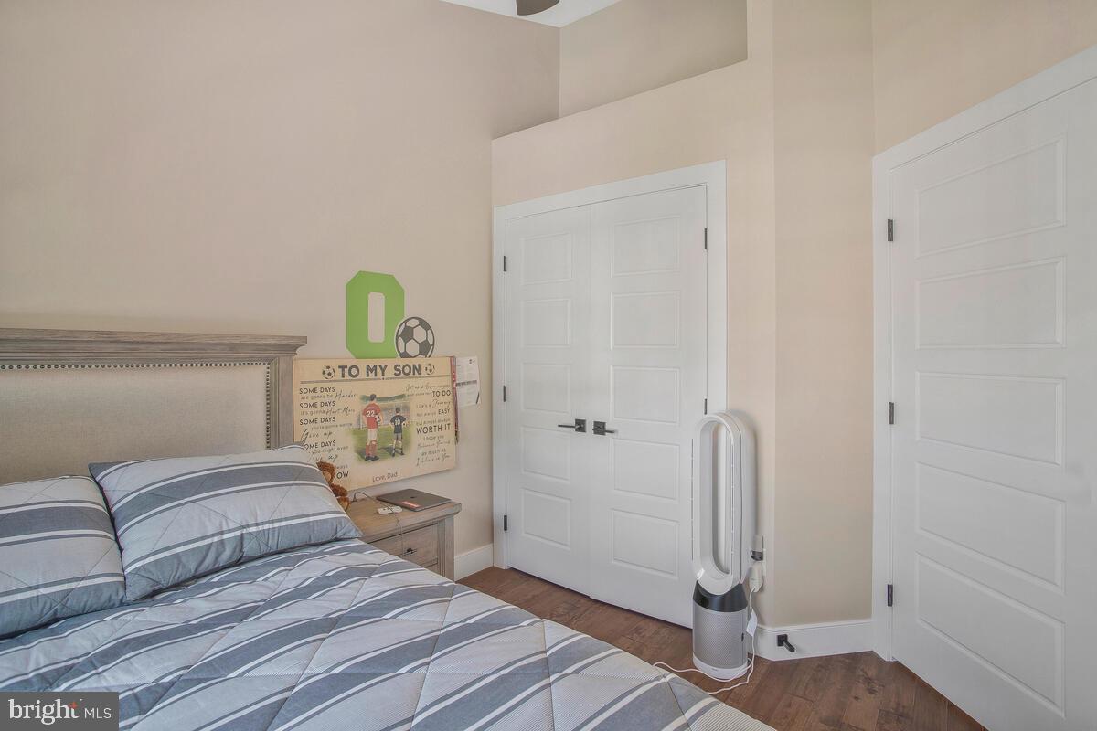 CROFTON MANOR - Residential