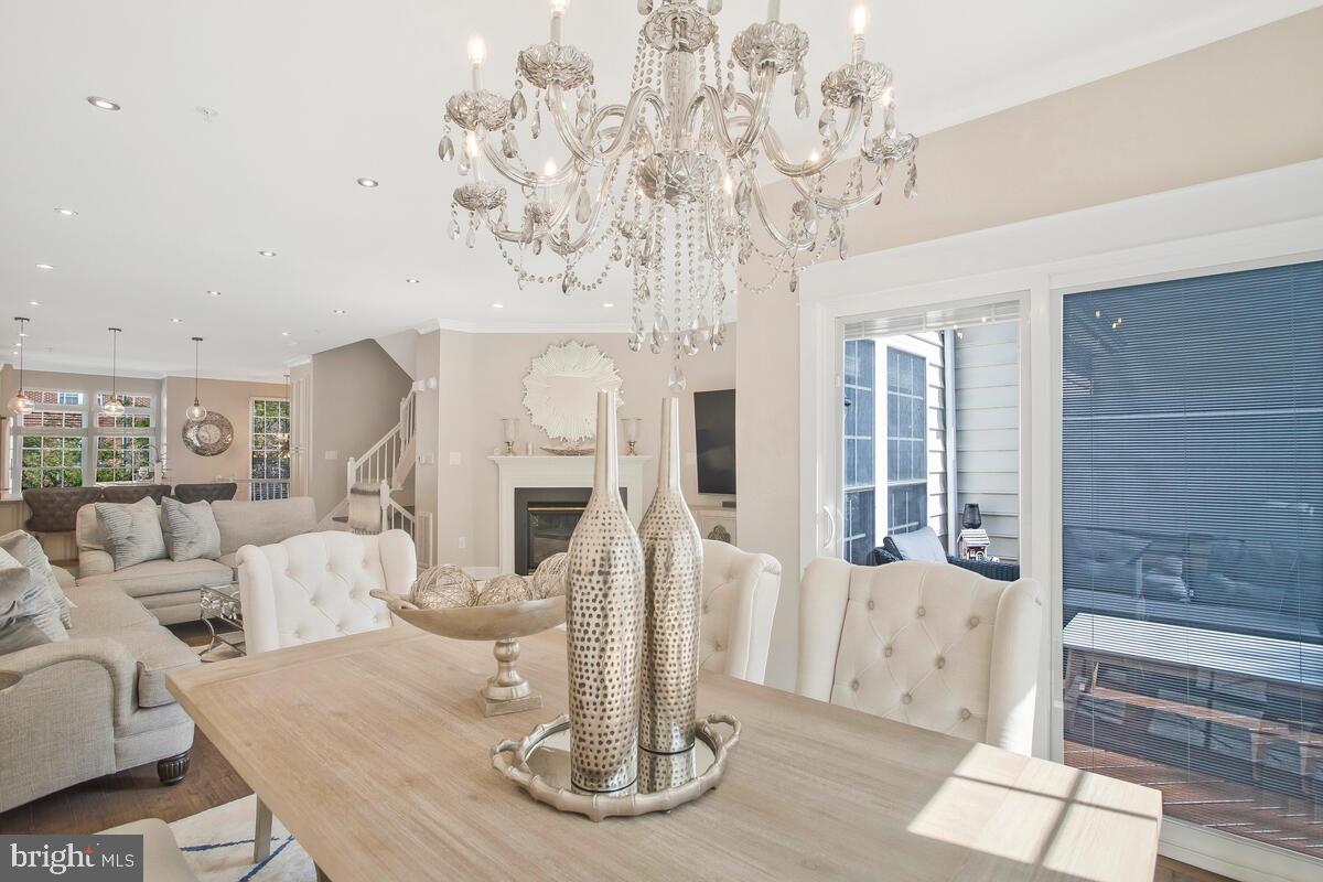 CROFTON MANOR - Residential