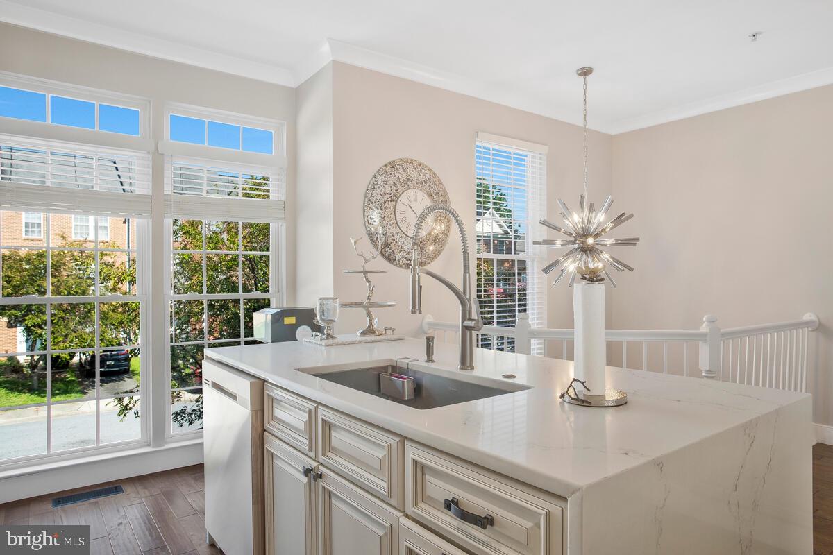 CROFTON MANOR - Residential