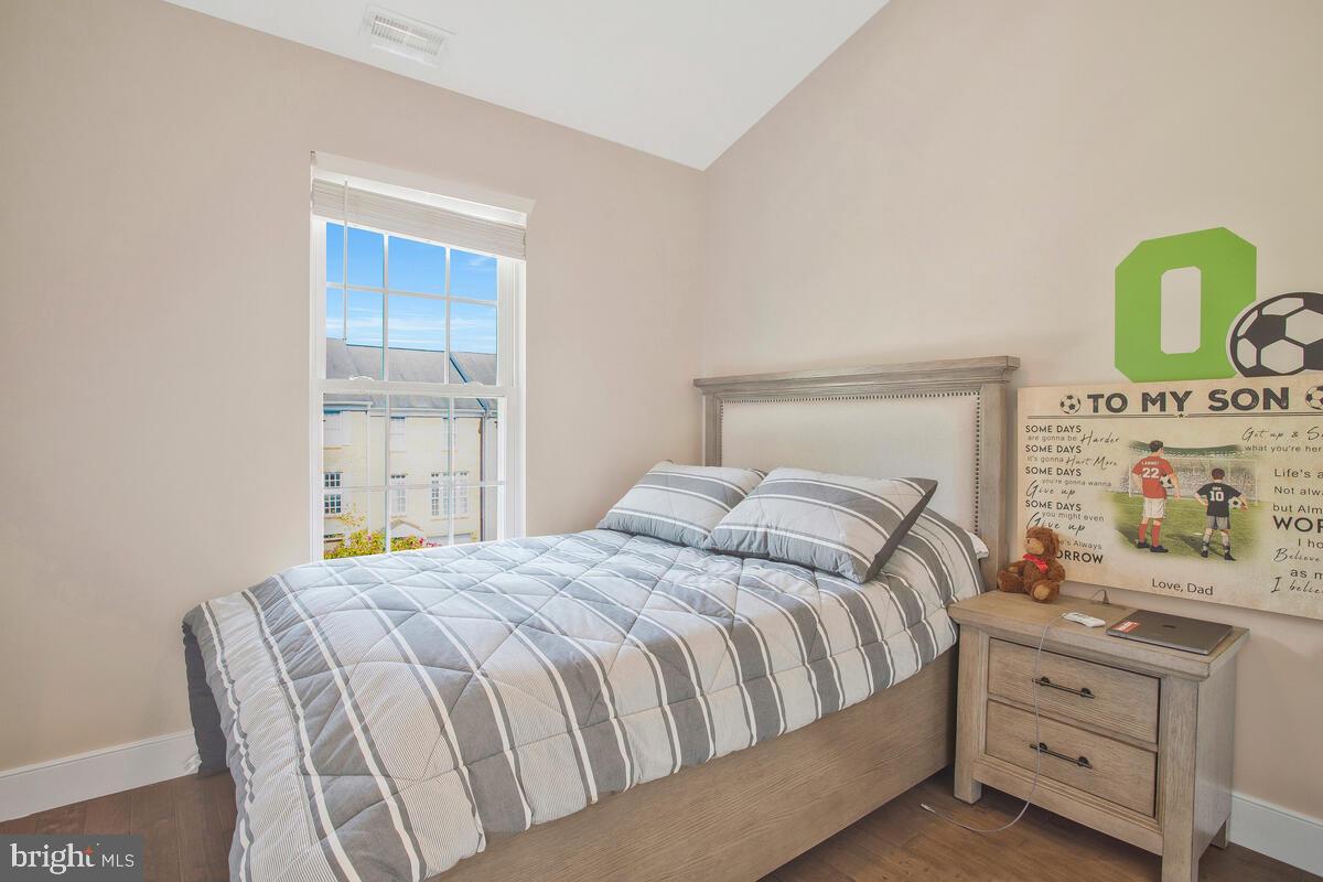 CROFTON MANOR - Residential