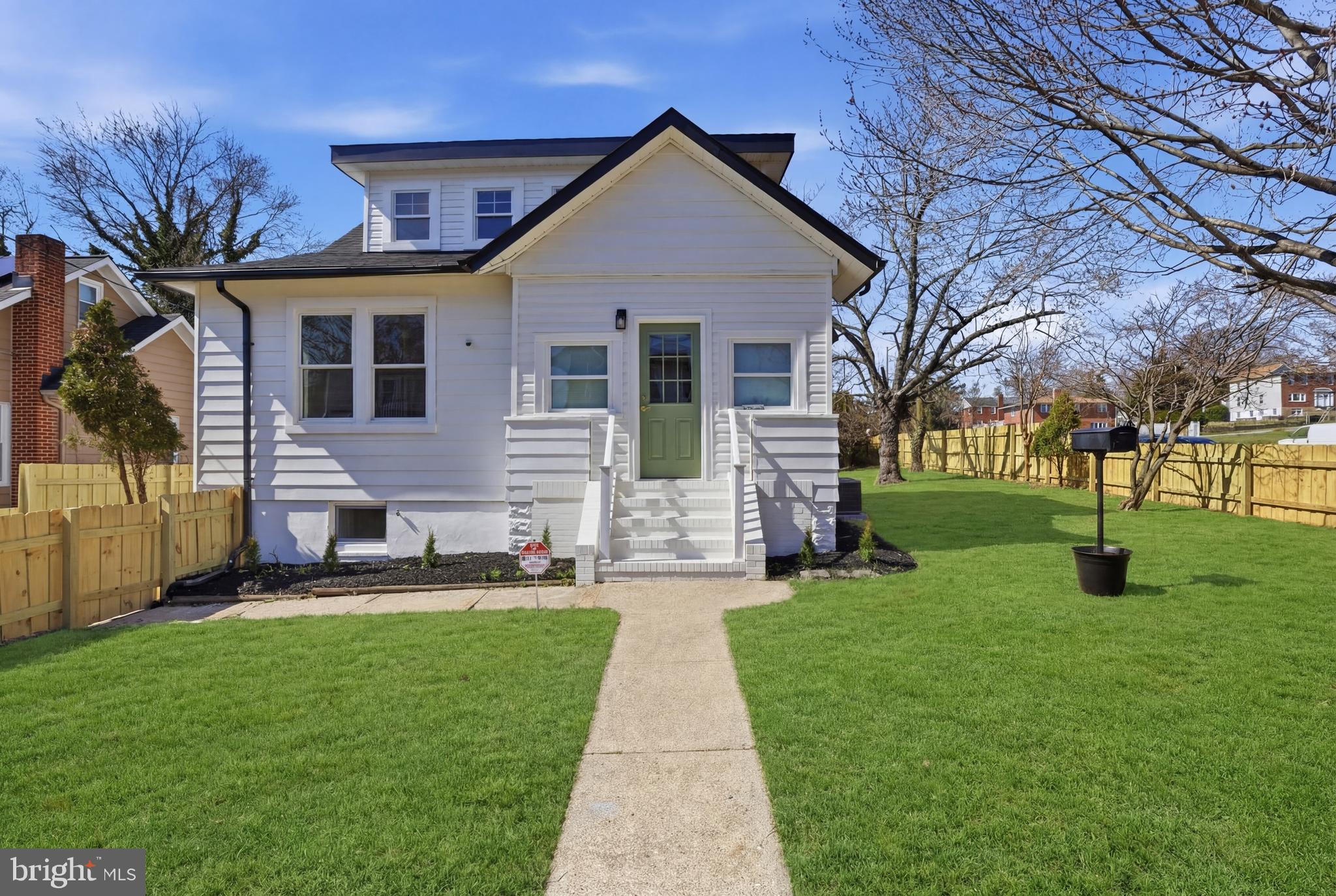 4502 MANNASOTA AVENUE