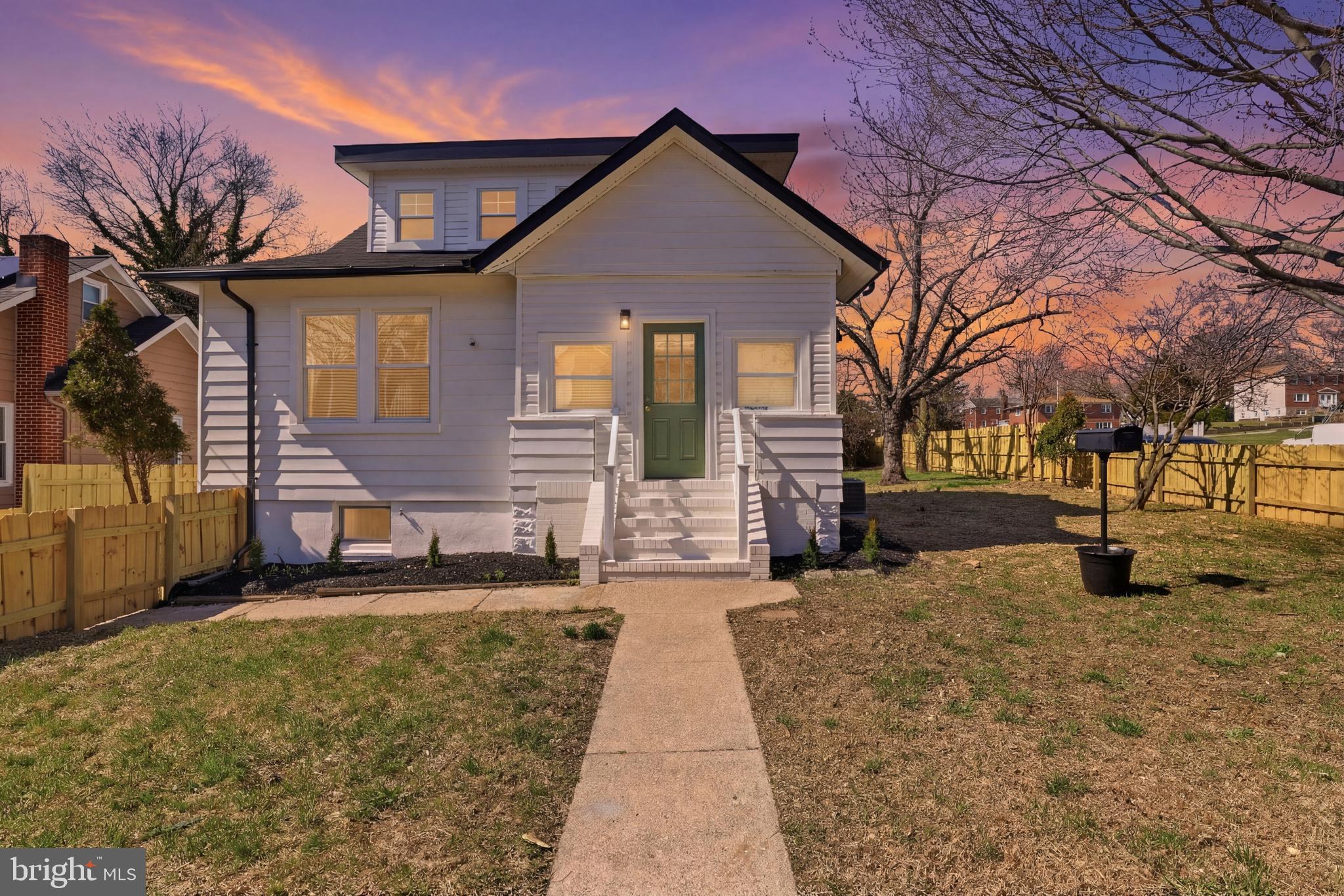 4502 MANNASOTA AVENUE