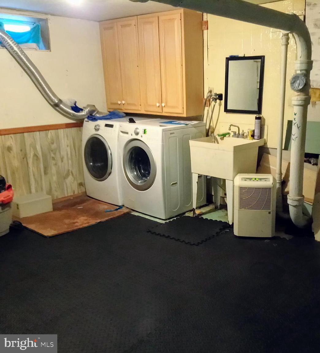 VEIRS MILL VILLAGE - Residential