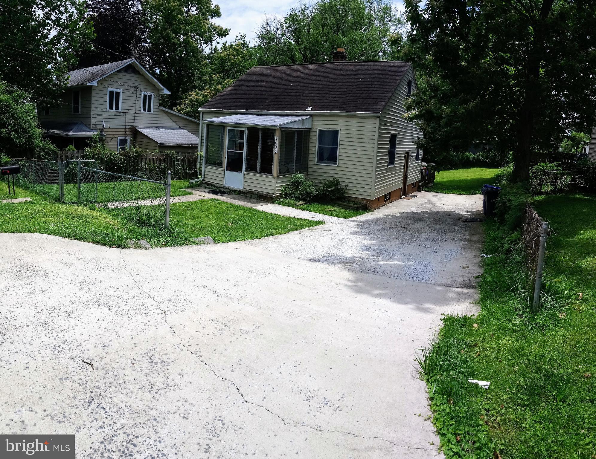 VEIRS MILL VILLAGE - Residential