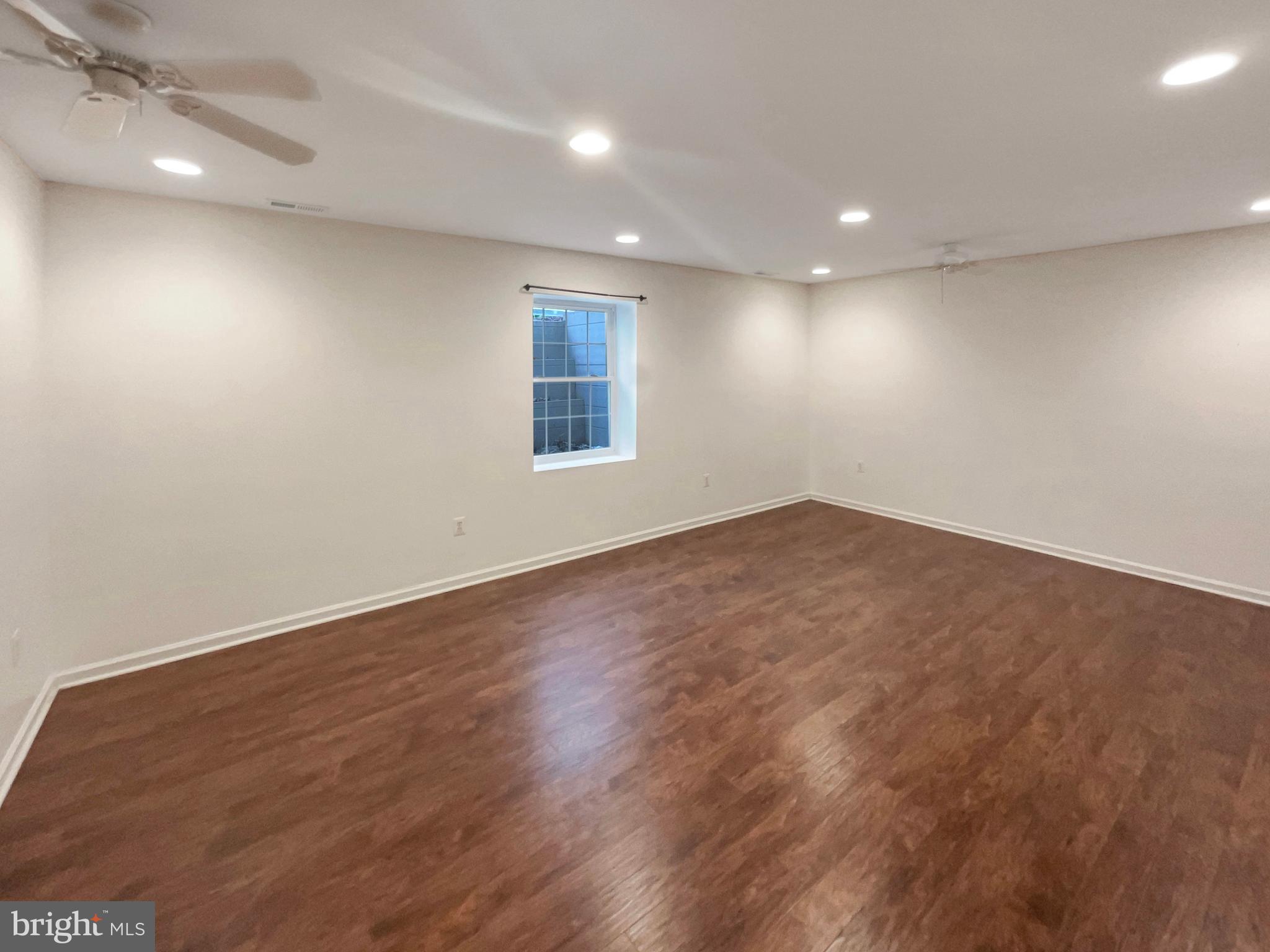 STONEWALL MANOR - Residential