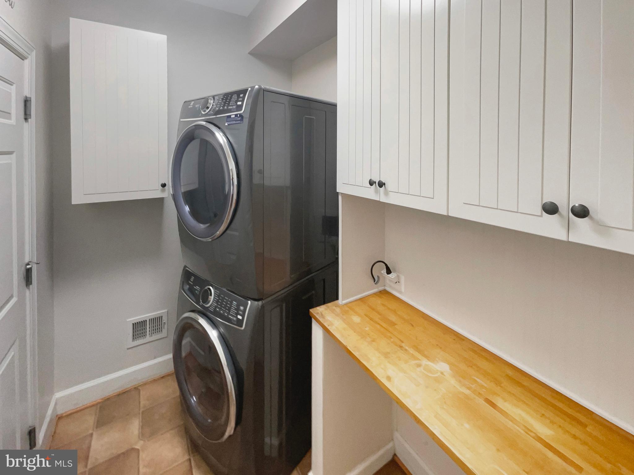 STONEWALL MANOR - Residential