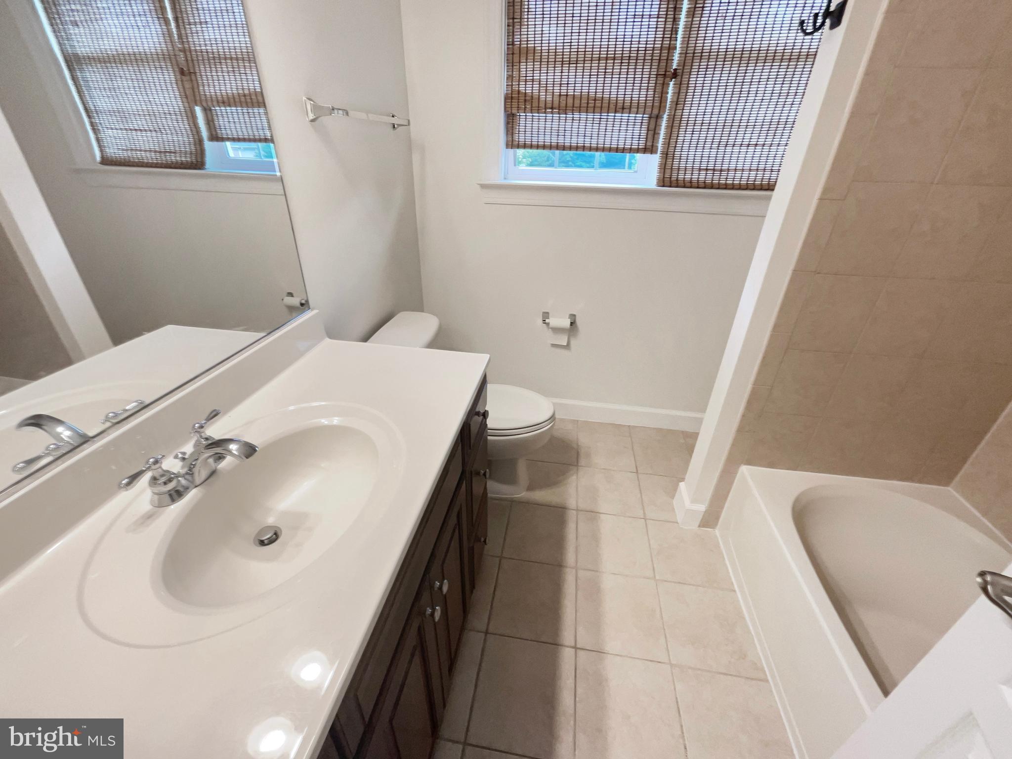 STONEWALL MANOR - Residential