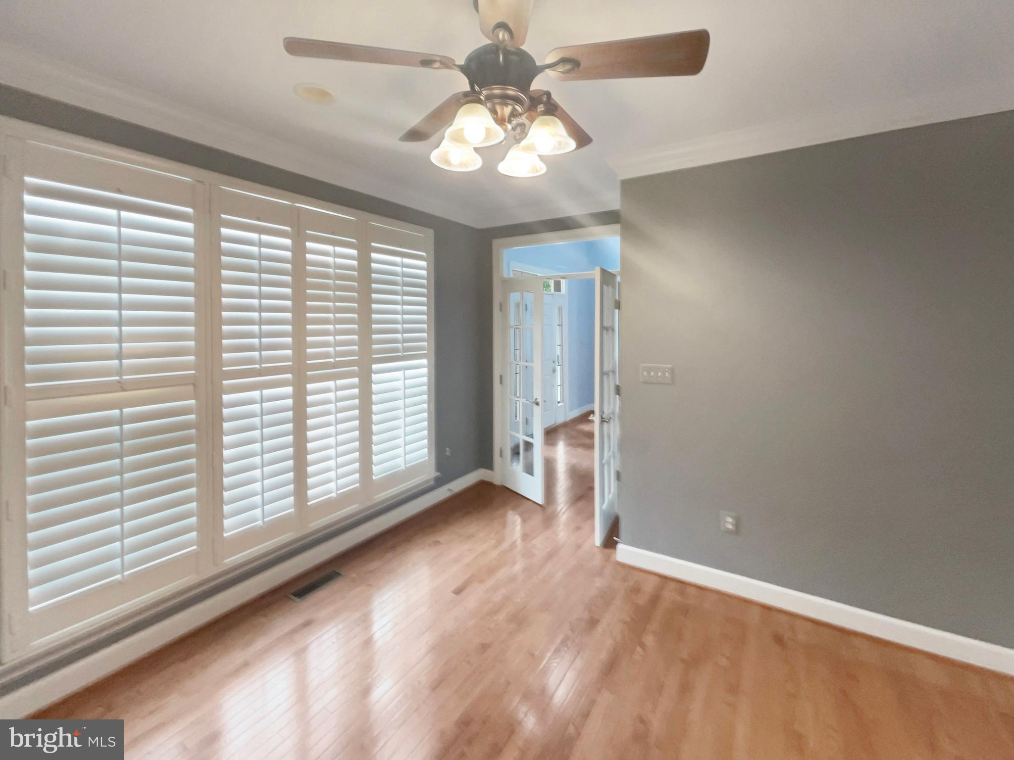 STONEWALL MANOR - Residential