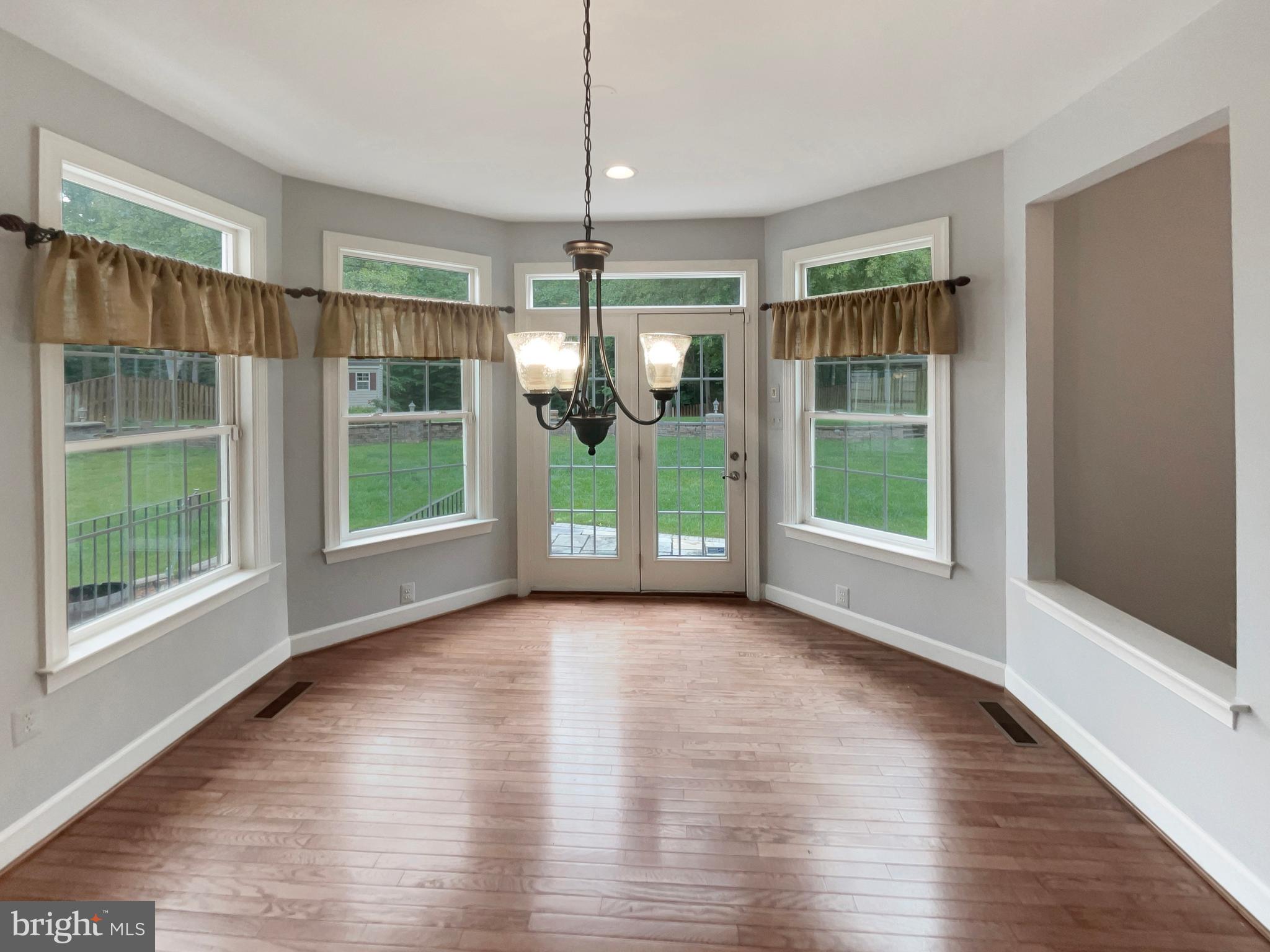 STONEWALL MANOR - Residential