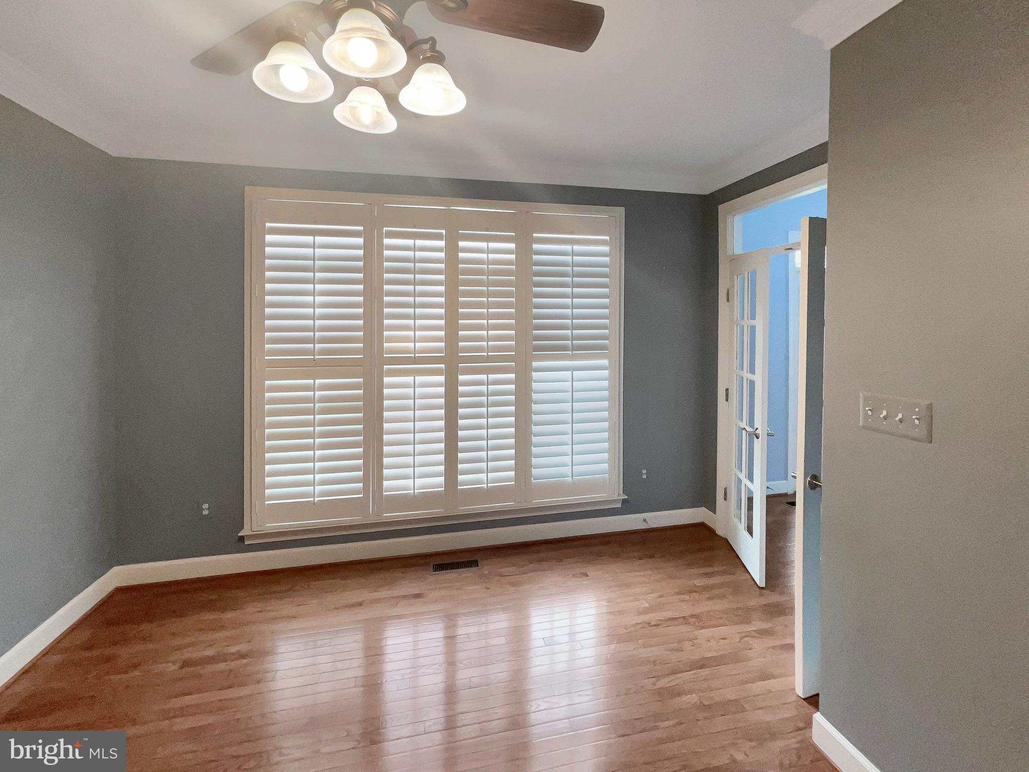 STONEWALL MANOR - Residential