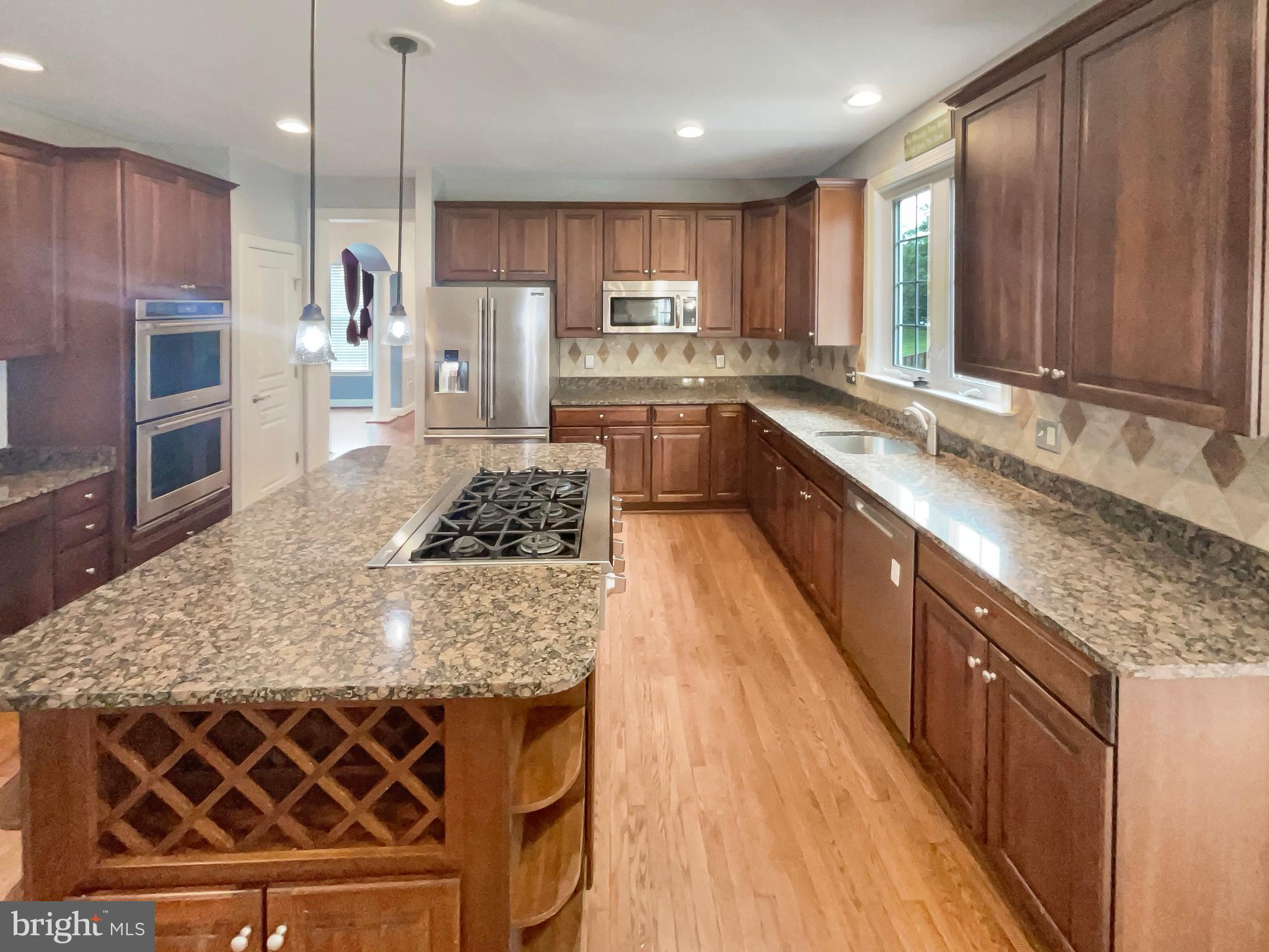 STONEWALL MANOR - Residential