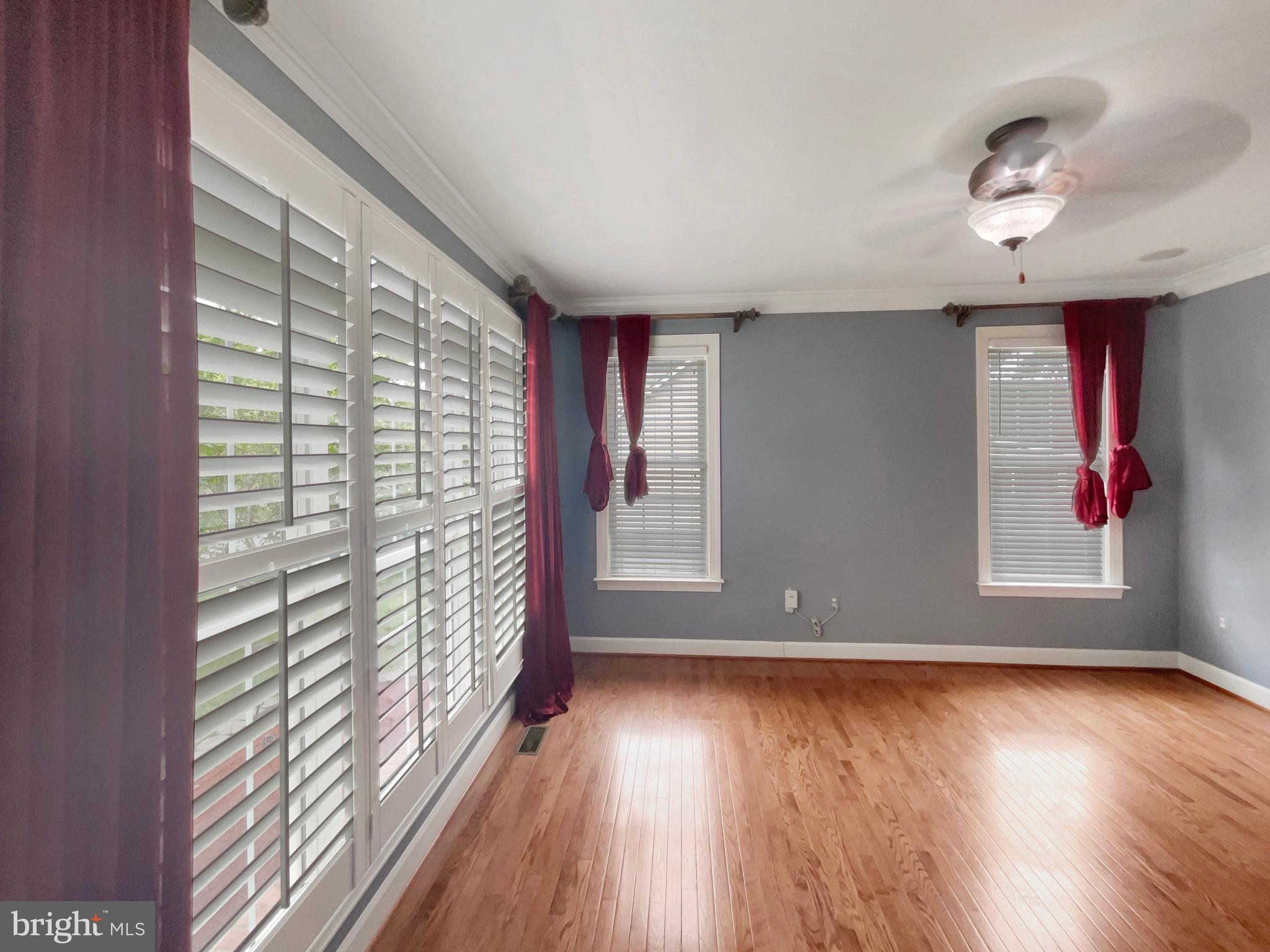 STONEWALL MANOR - Residential