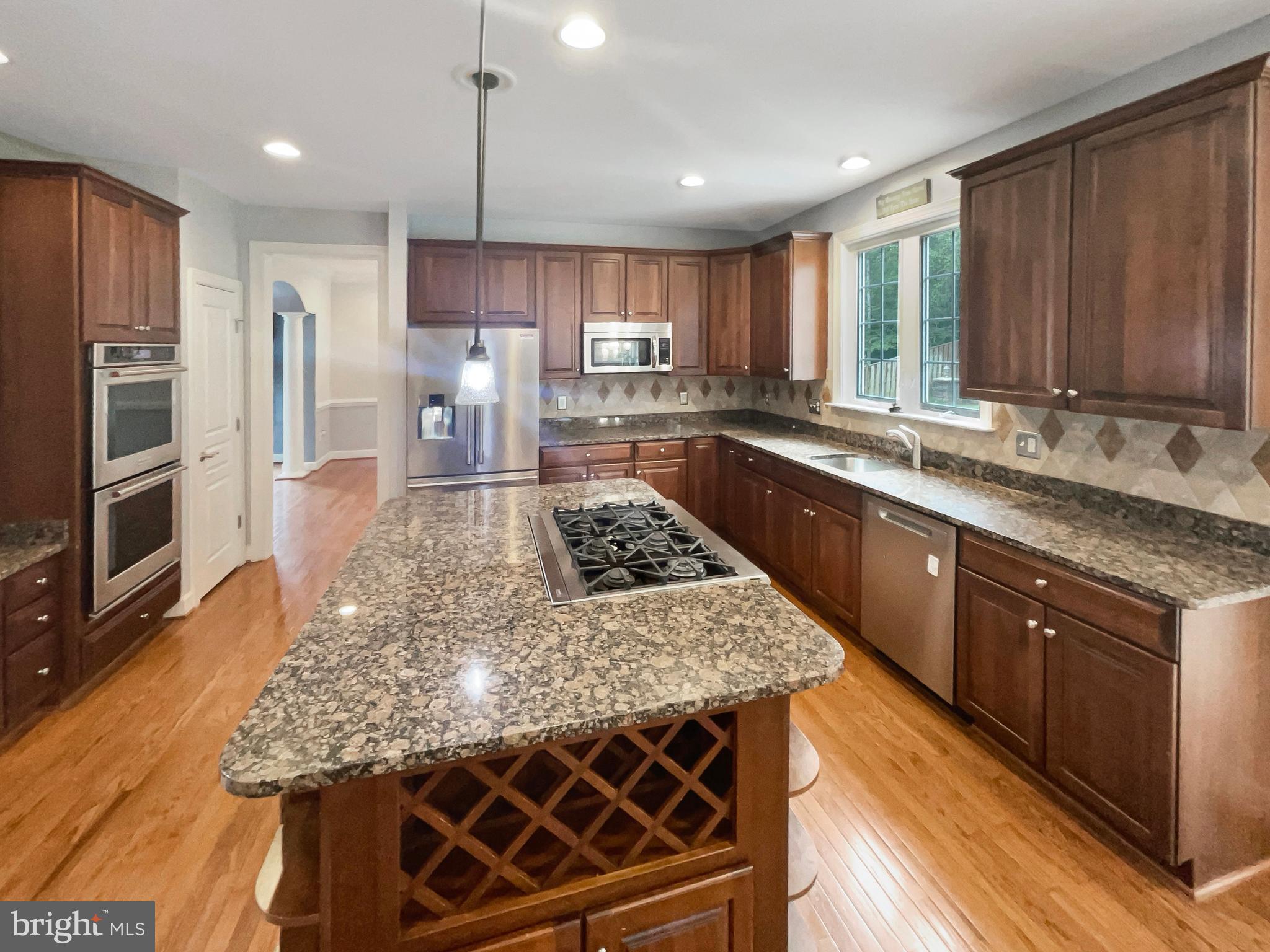 STONEWALL MANOR - Residential