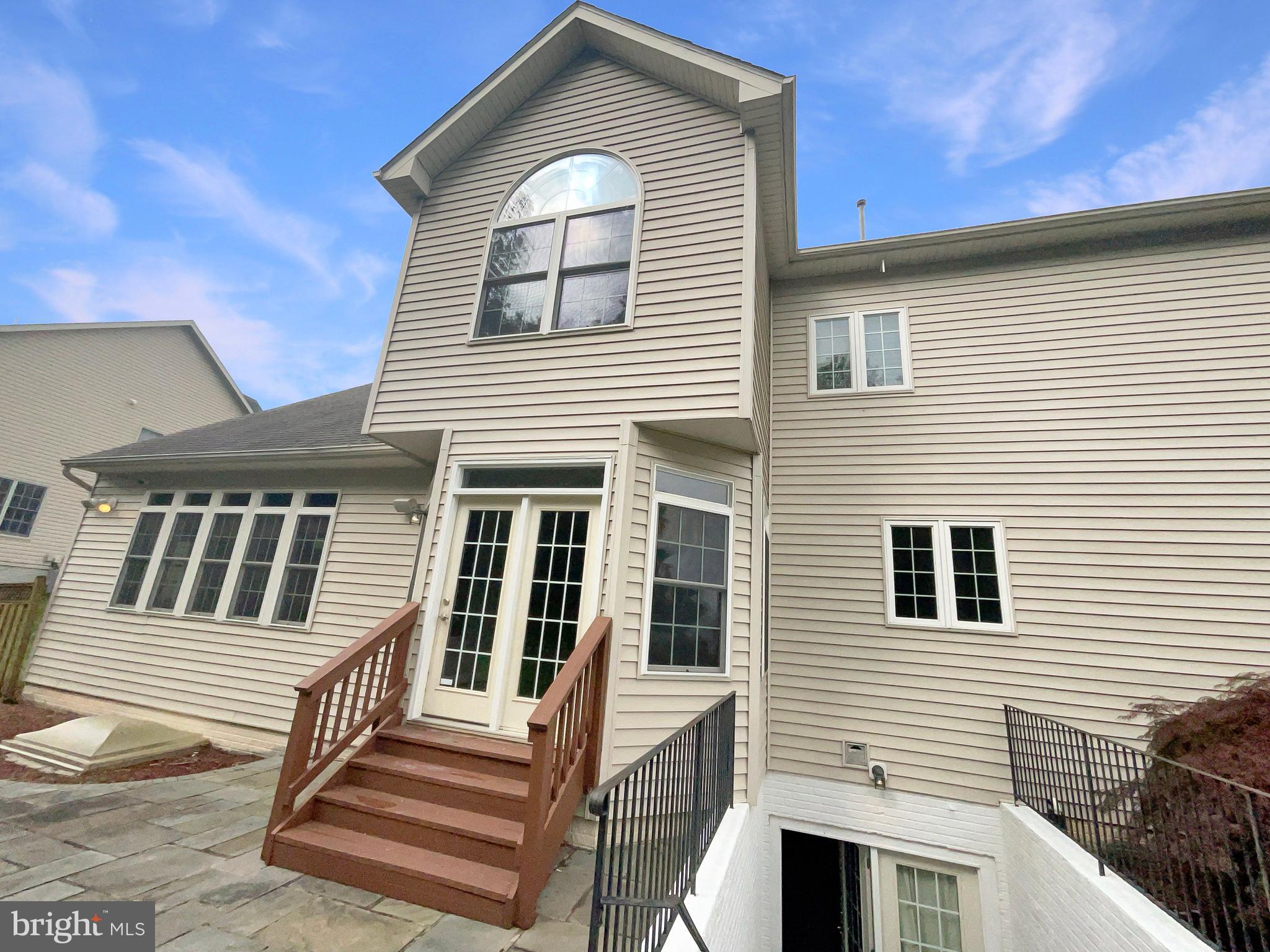 STONEWALL MANOR - Residential