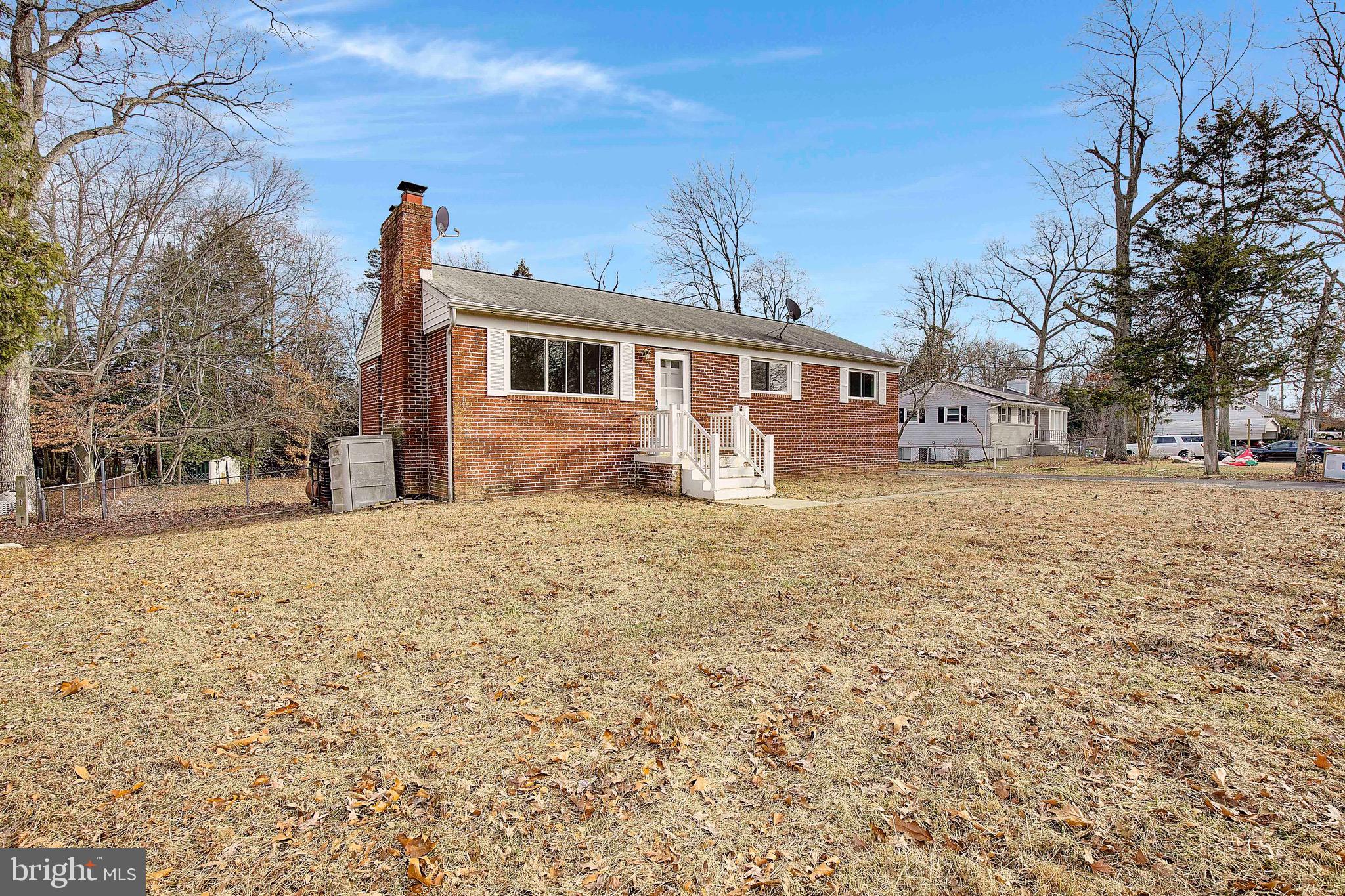 SURRATTS MANOR - Residential