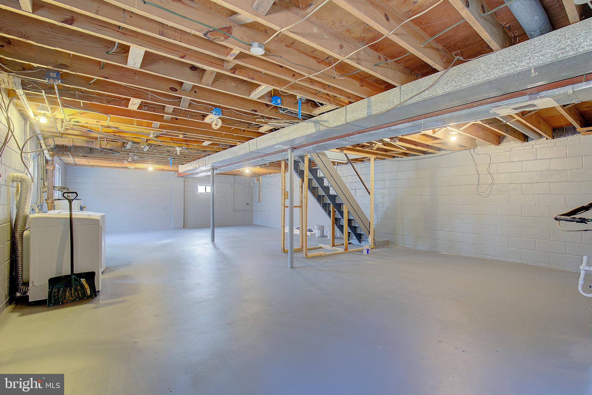 SURRATTS MANOR - Residential