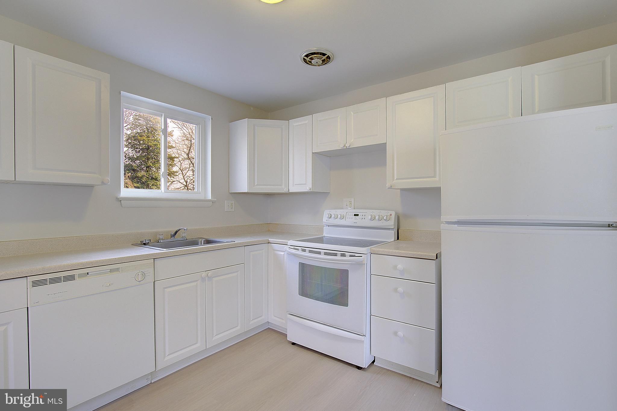 SURRATTS MANOR - Residential