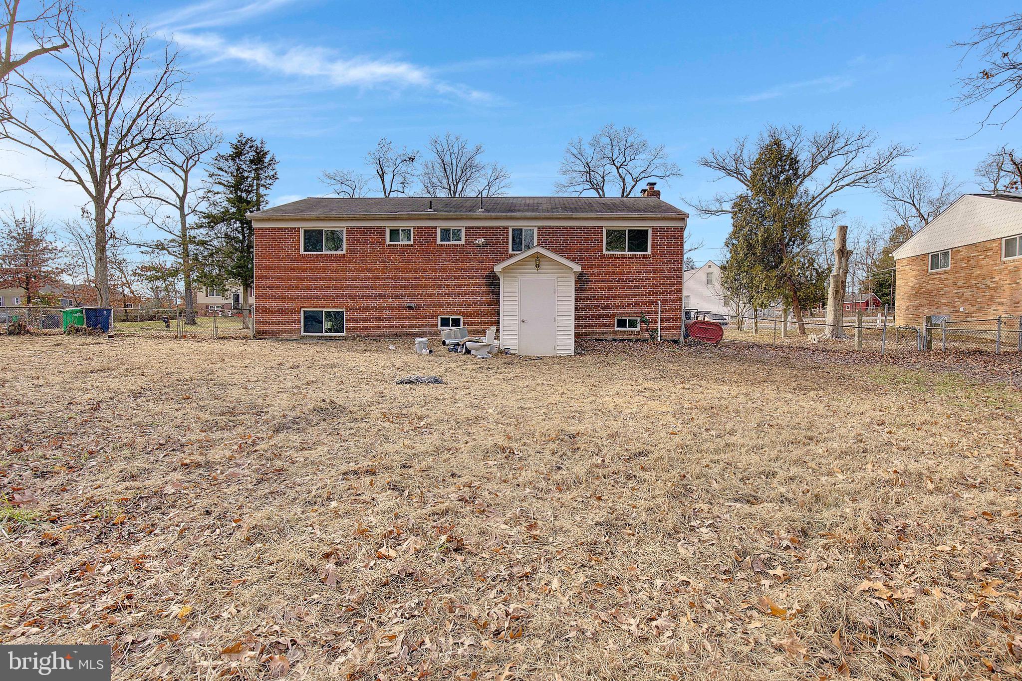 SURRATTS MANOR - Residential