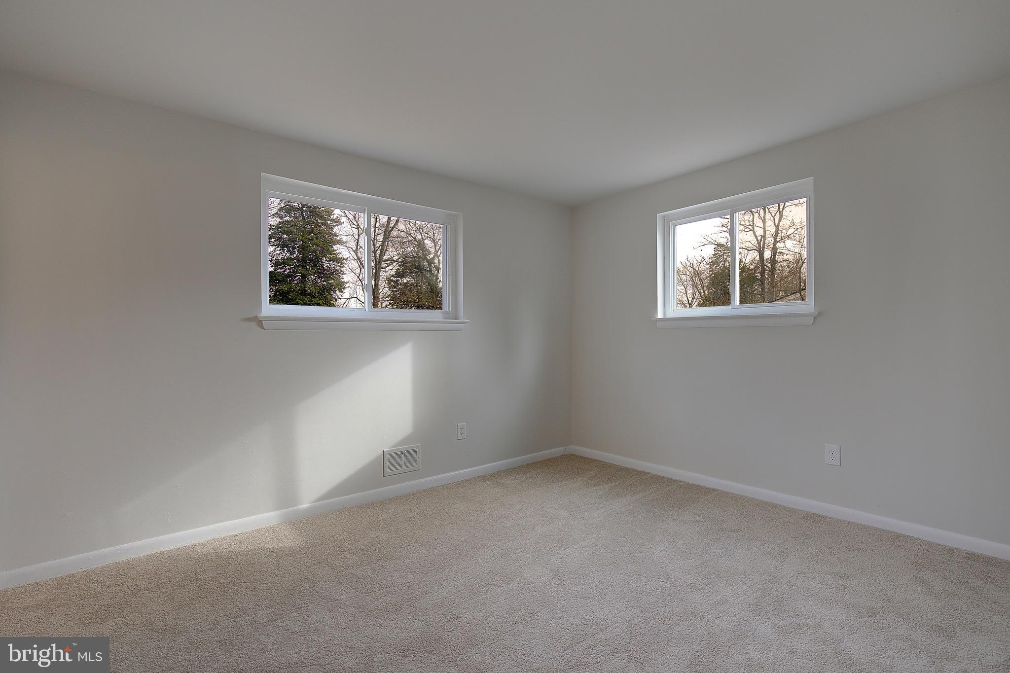 SURRATTS MANOR - Residential