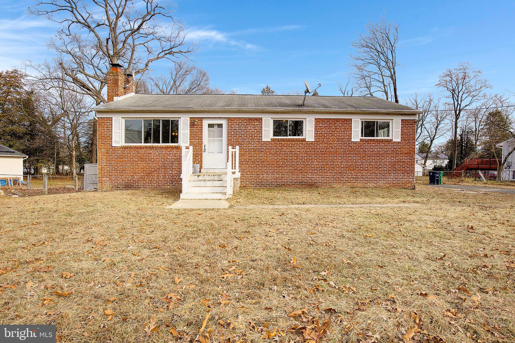 SURRATTS MANOR - Residential