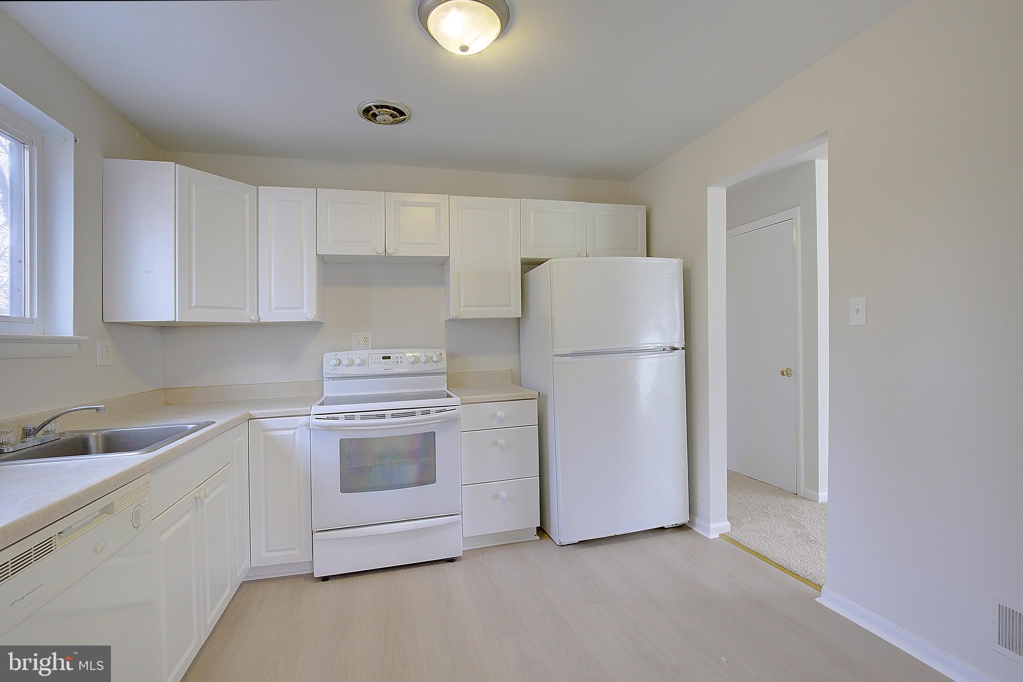 SURRATTS MANOR - Residential