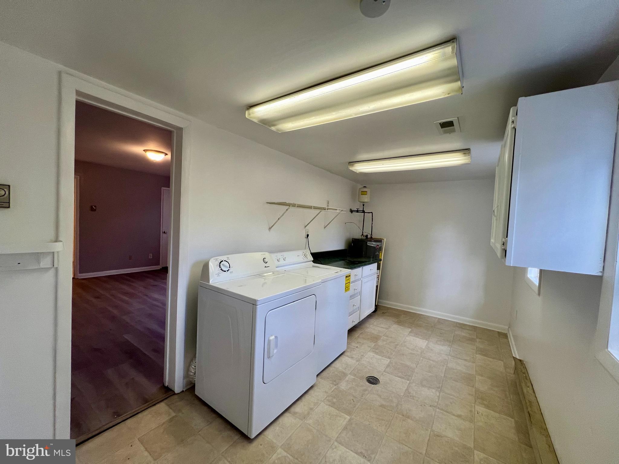 KEYES FERRY ACRES - Residential Lease