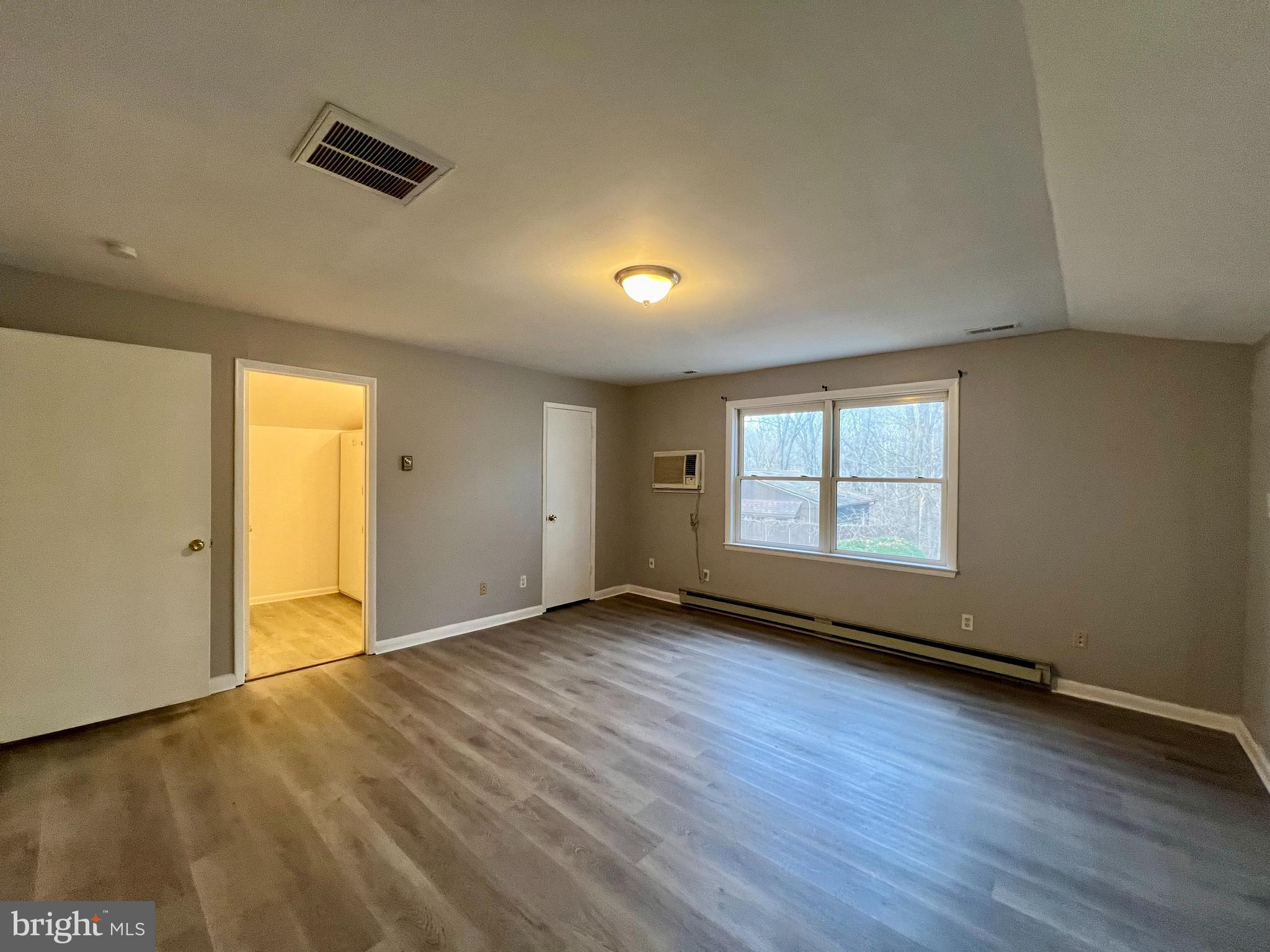 KEYES FERRY ACRES - Residential Lease