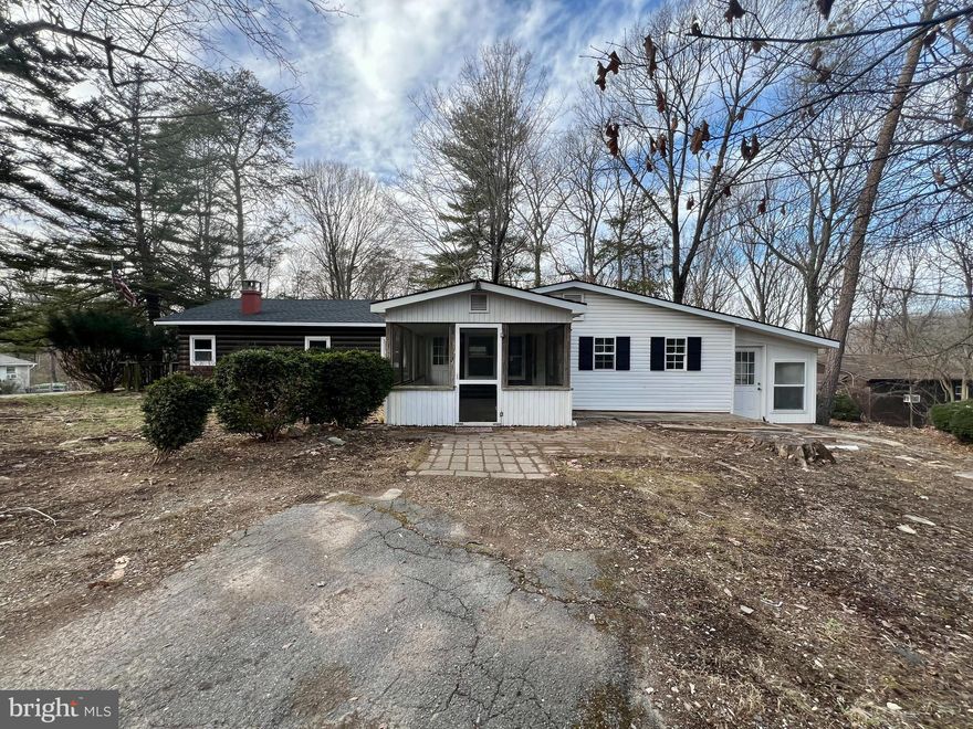 This cozy one bedroom with an office/den rancher offers a private screened porch, large driveway, mature trees and small fishpond. Renovated kitchen, propane fueled stove in family room, separate laundry room and master with walk-in closet and attached bath. Located close to commuter route 9. 

Pets are case by case basis.

EHO.