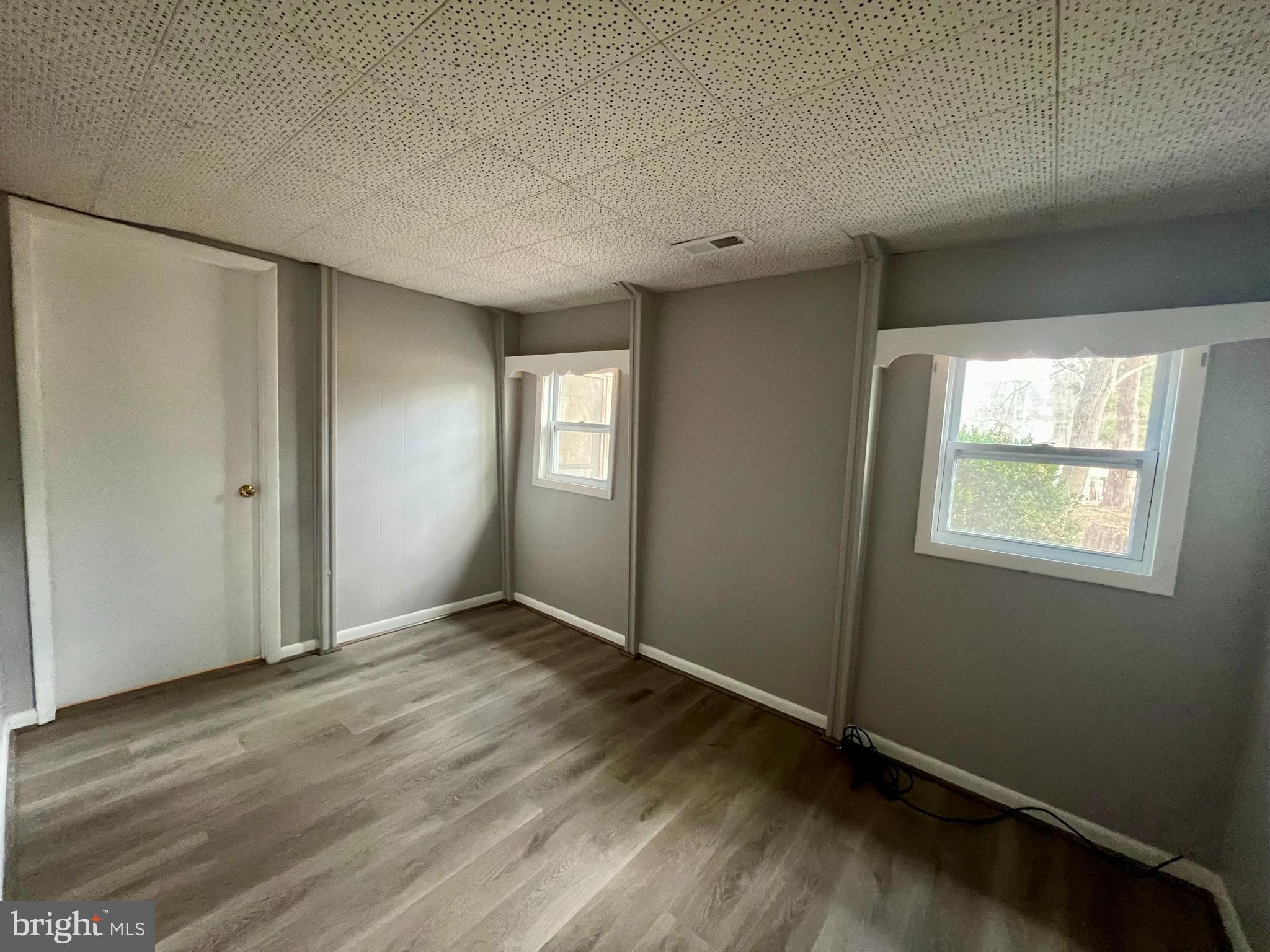 KEYES FERRY ACRES - Residential Lease