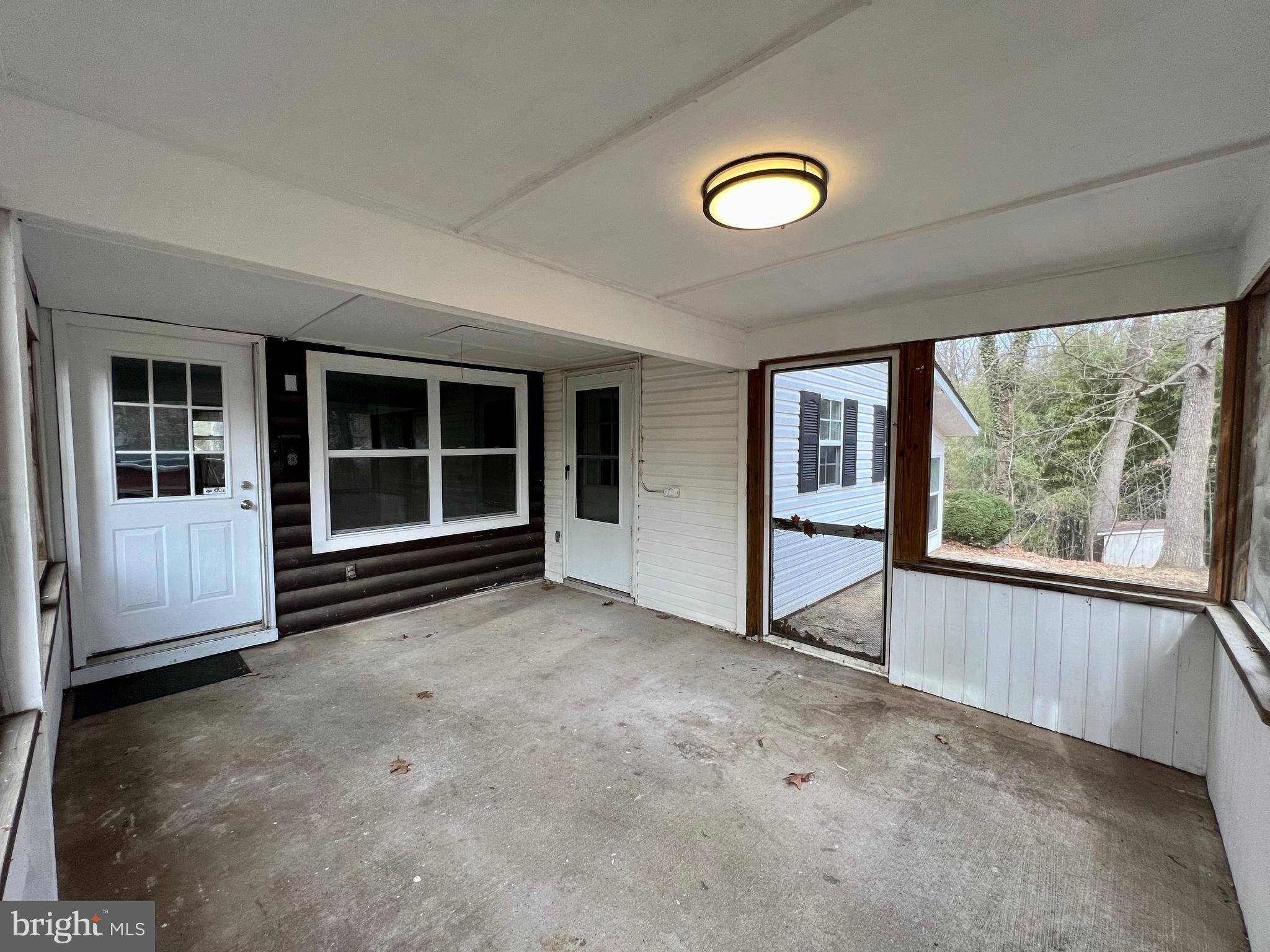 KEYES FERRY ACRES - Residential Lease