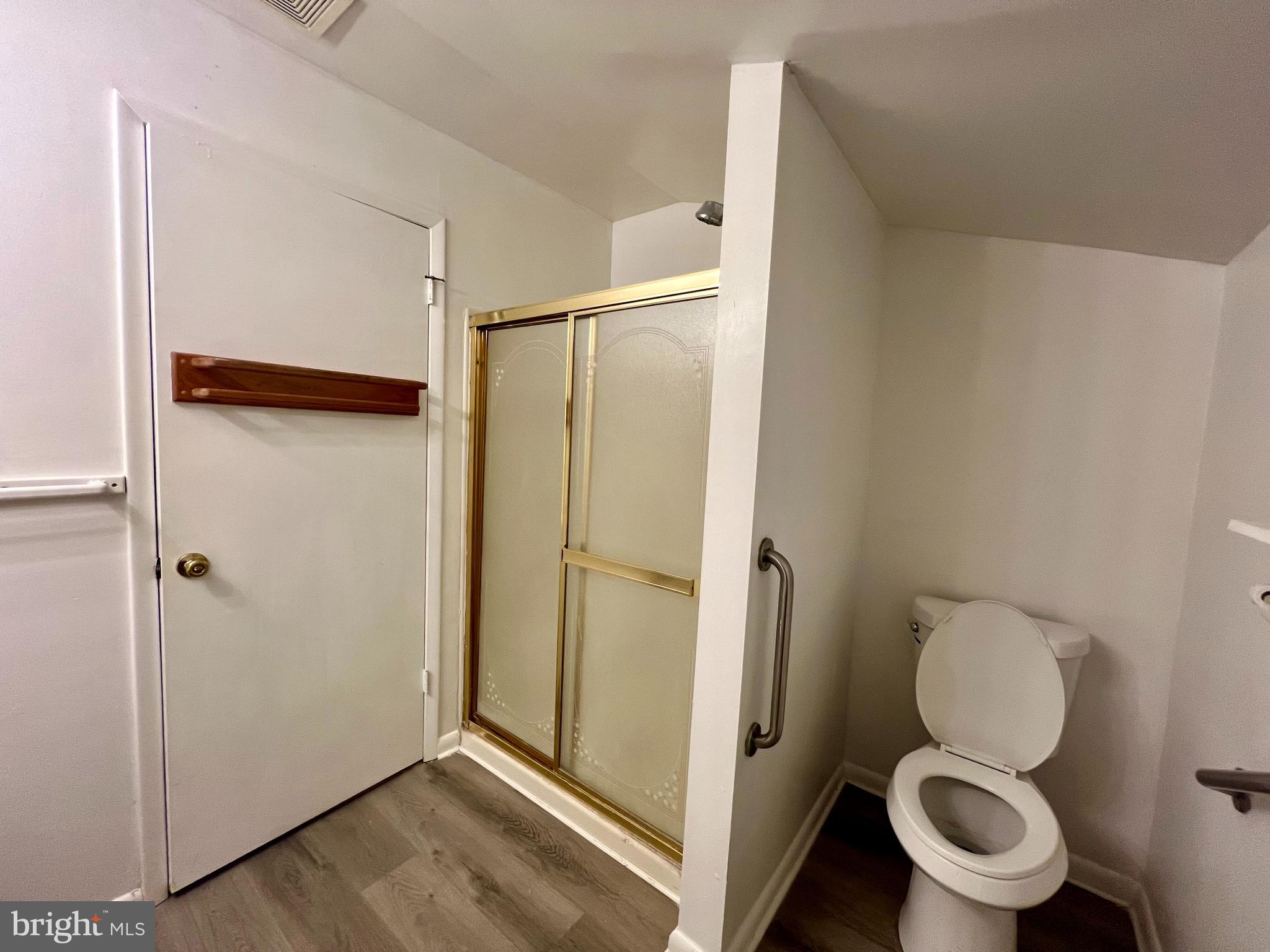 KEYES FERRY ACRES - Residential Lease