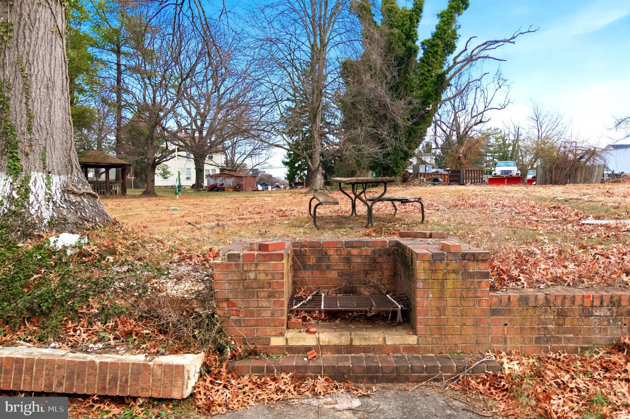 BAILEYS CROSSROADS - Residential