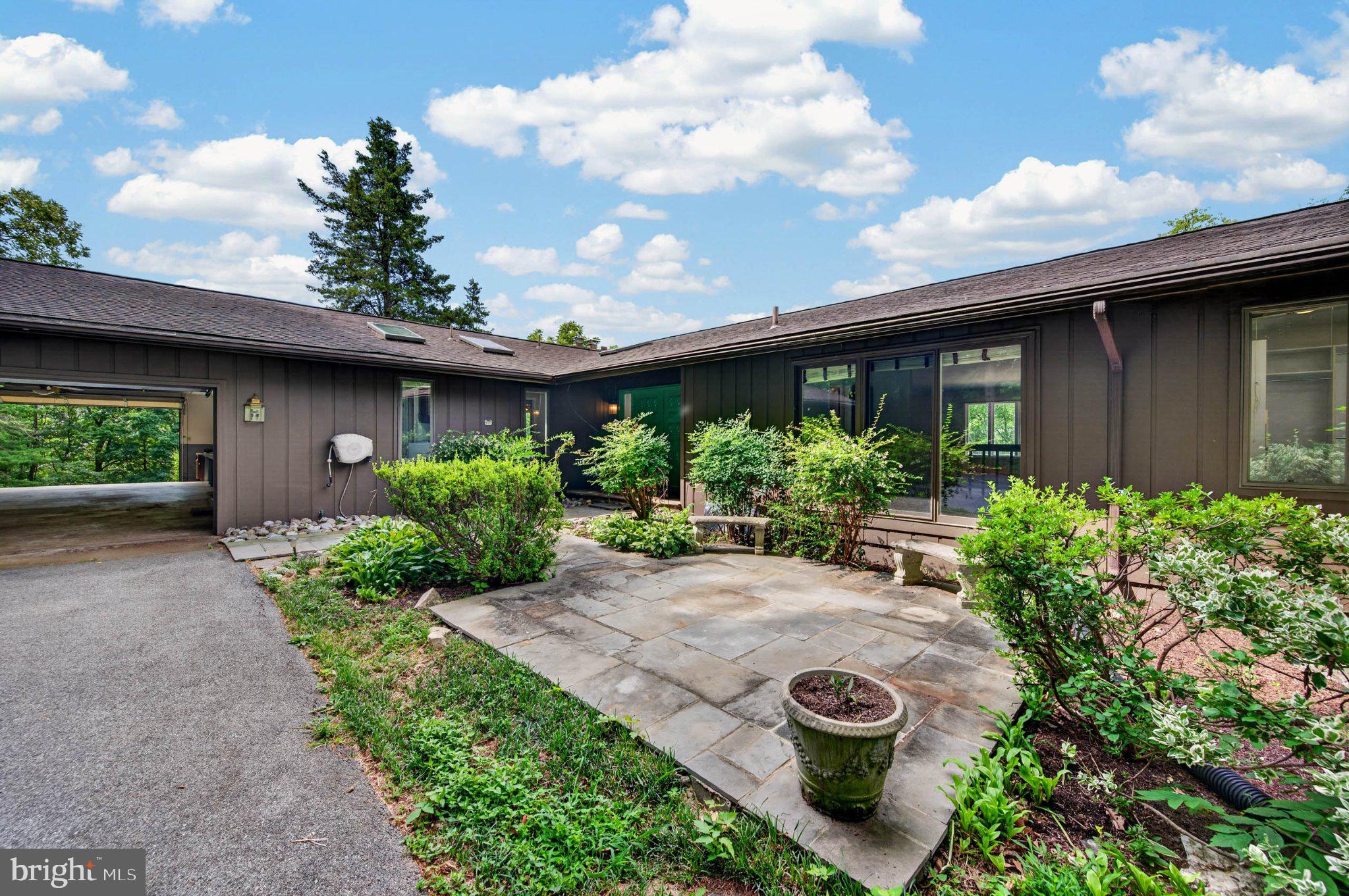 4513 TIMBERY DRIVE