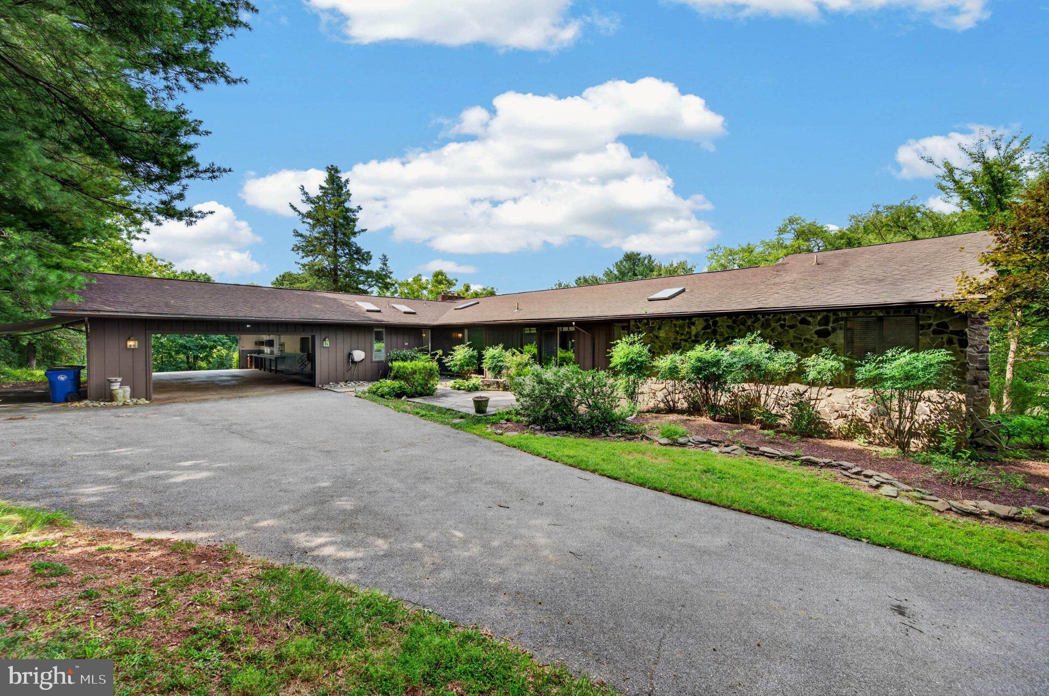 4513 TIMBERY DRIVE