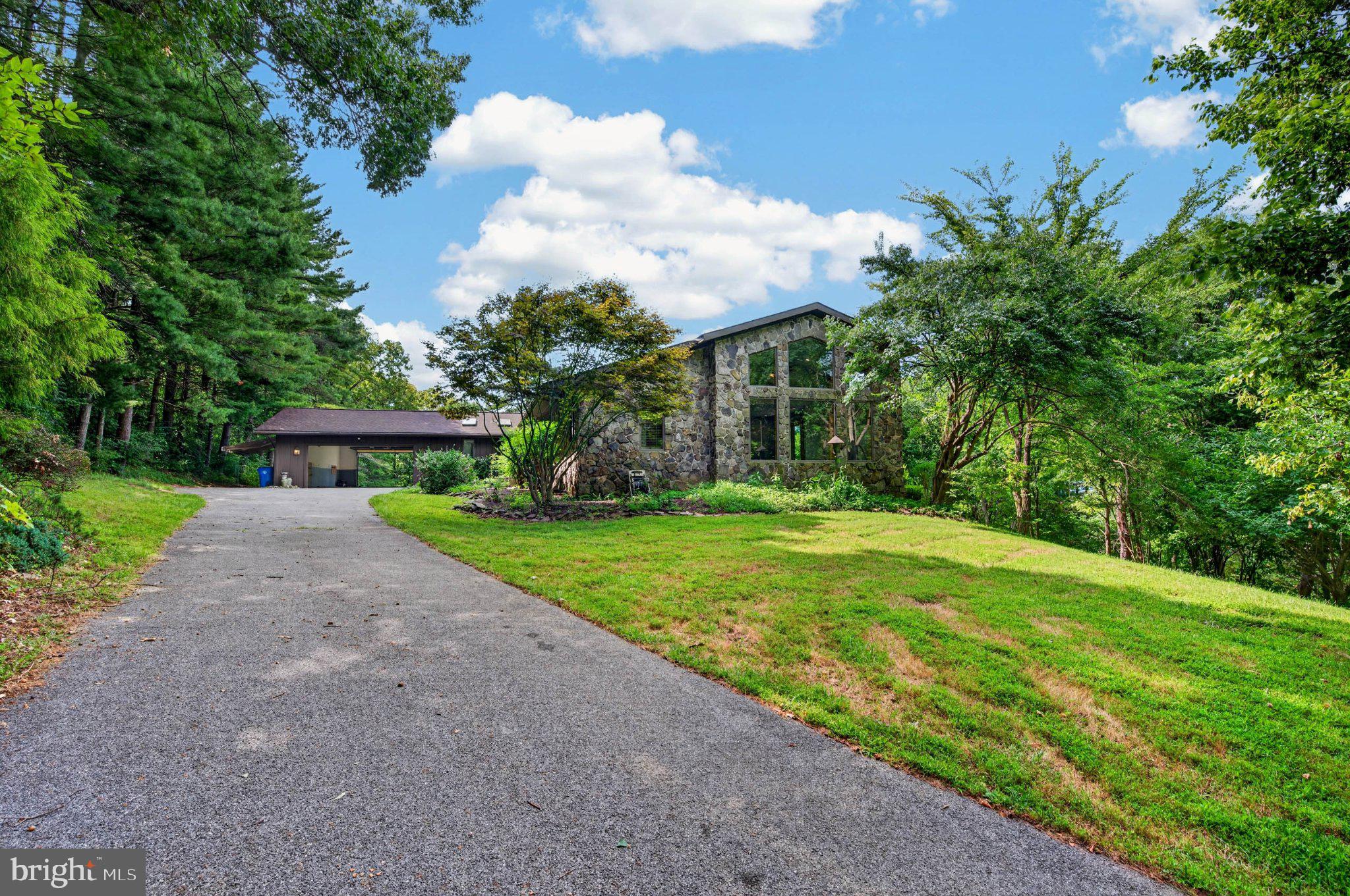 4513 TIMBERY DRIVE
