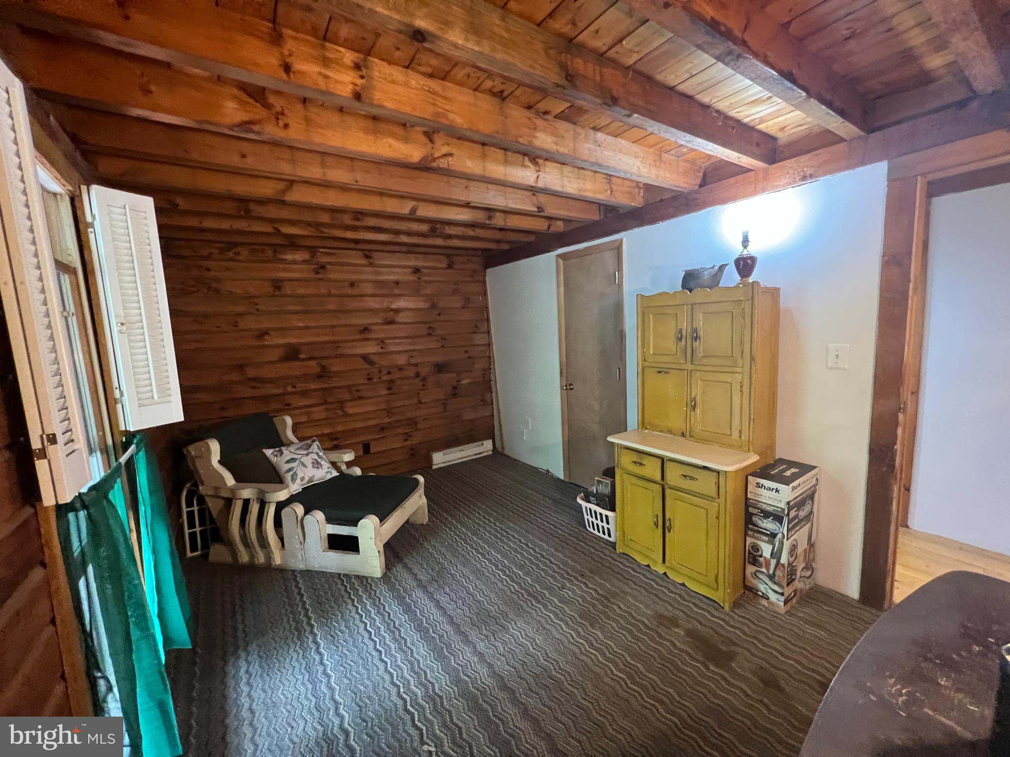 DRY RUN ACRES - Residential