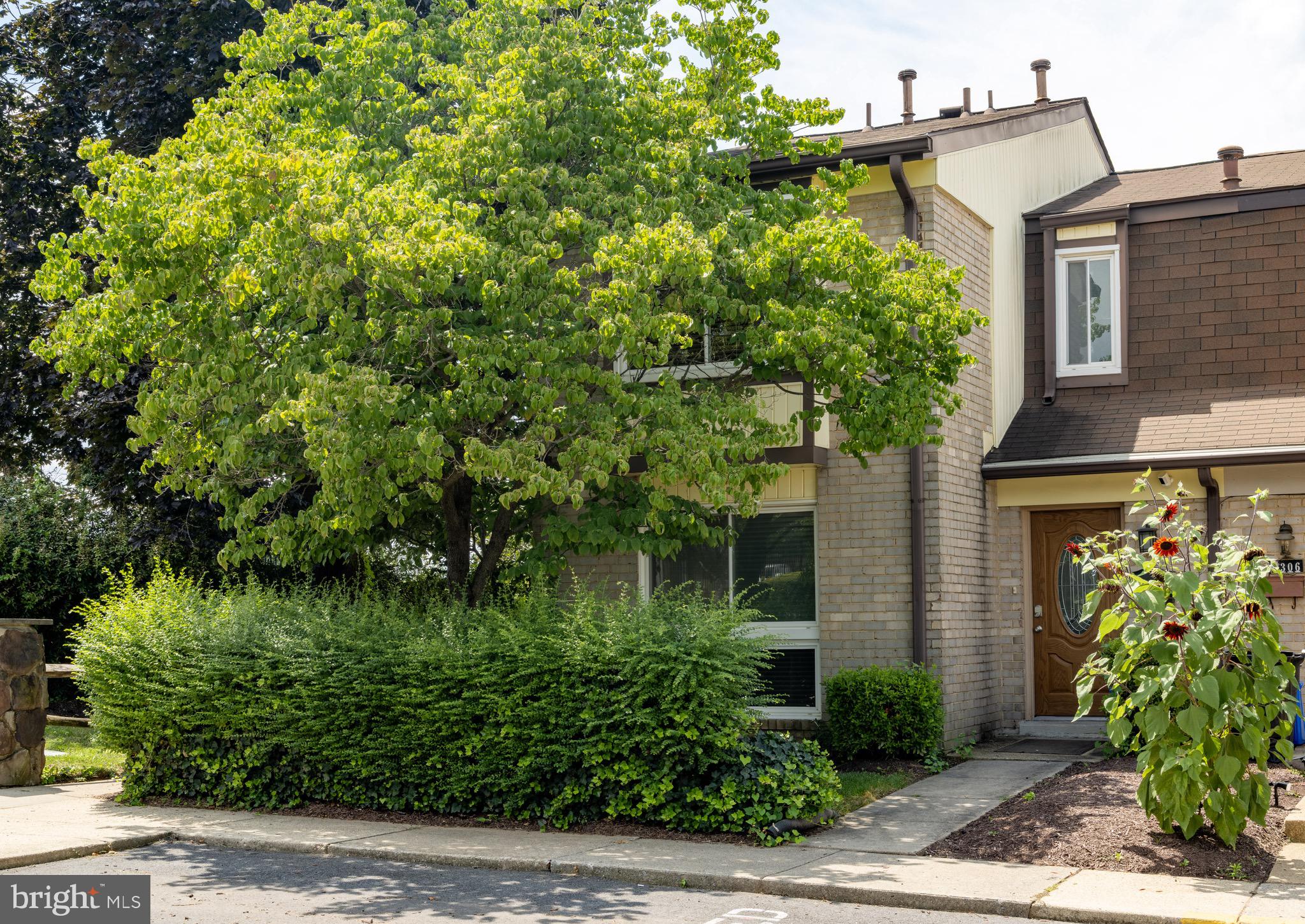 2304 SUN VALLEY CIRCLE 1-A