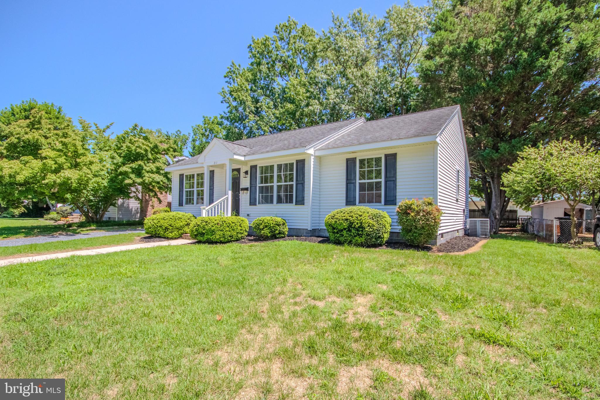 811 SPRINGFIELD CIRCLE
