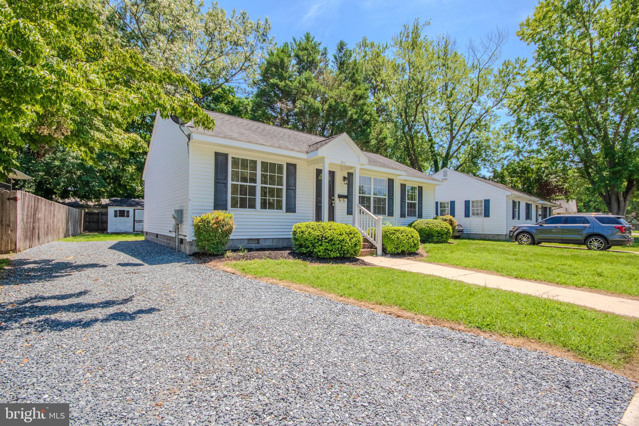 811 SPRINGFIELD CIRCLE