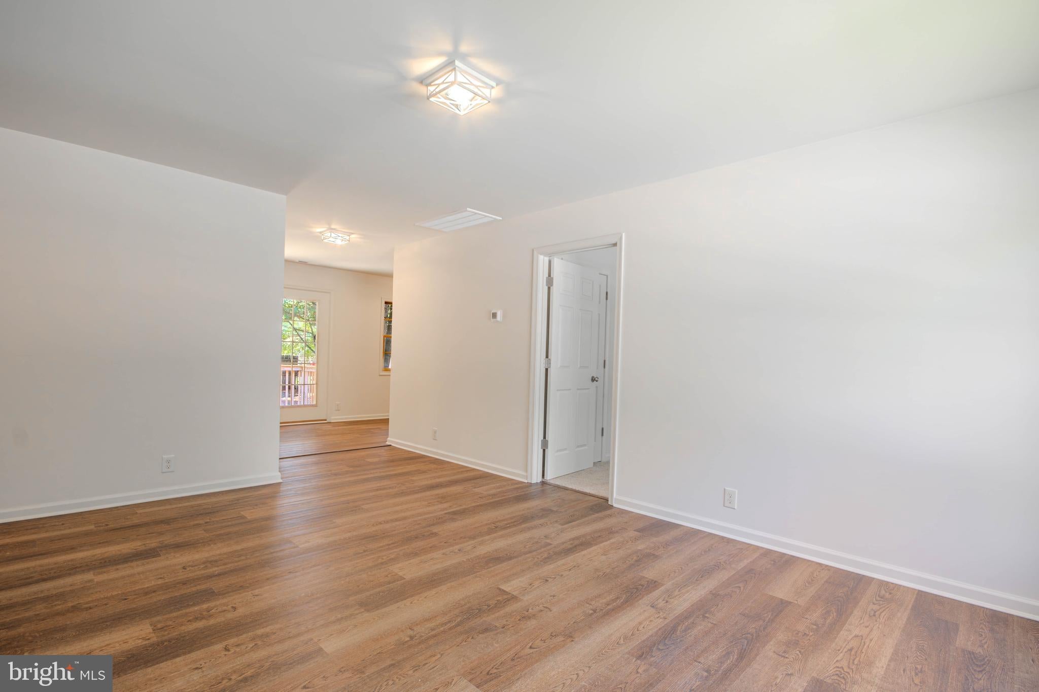 811 SPRINGFIELD CIRCLE