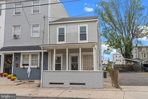 327 MERCER STREET GLOUCESTER CITY NJ 08030